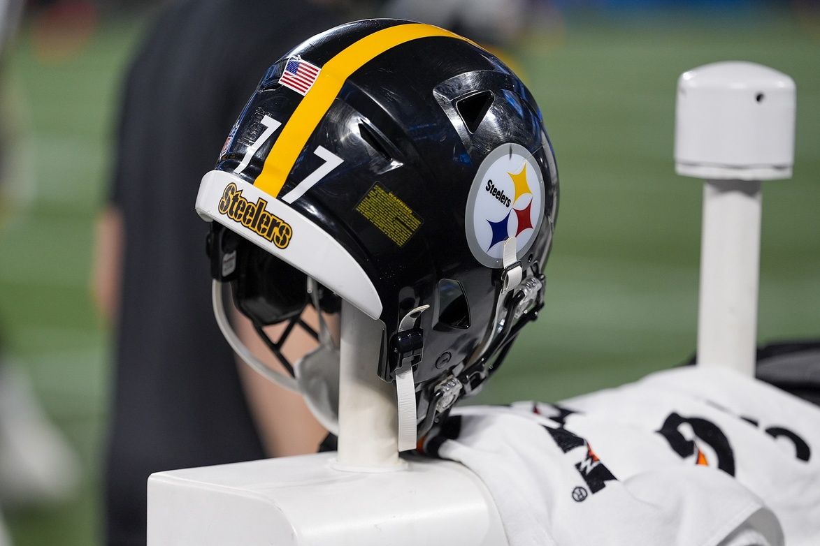 Pittsburgh Steelers helmet  during the second quarter against the Carolina Panthers at Bank of America Stadium.