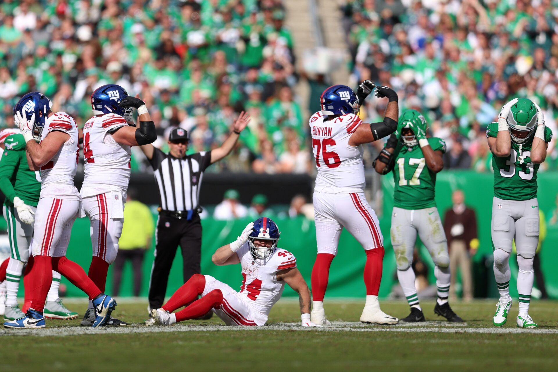 Giants RB Depth Chart: Who Will Step Up for New York After Cam Skattebo's Devastating Injury?