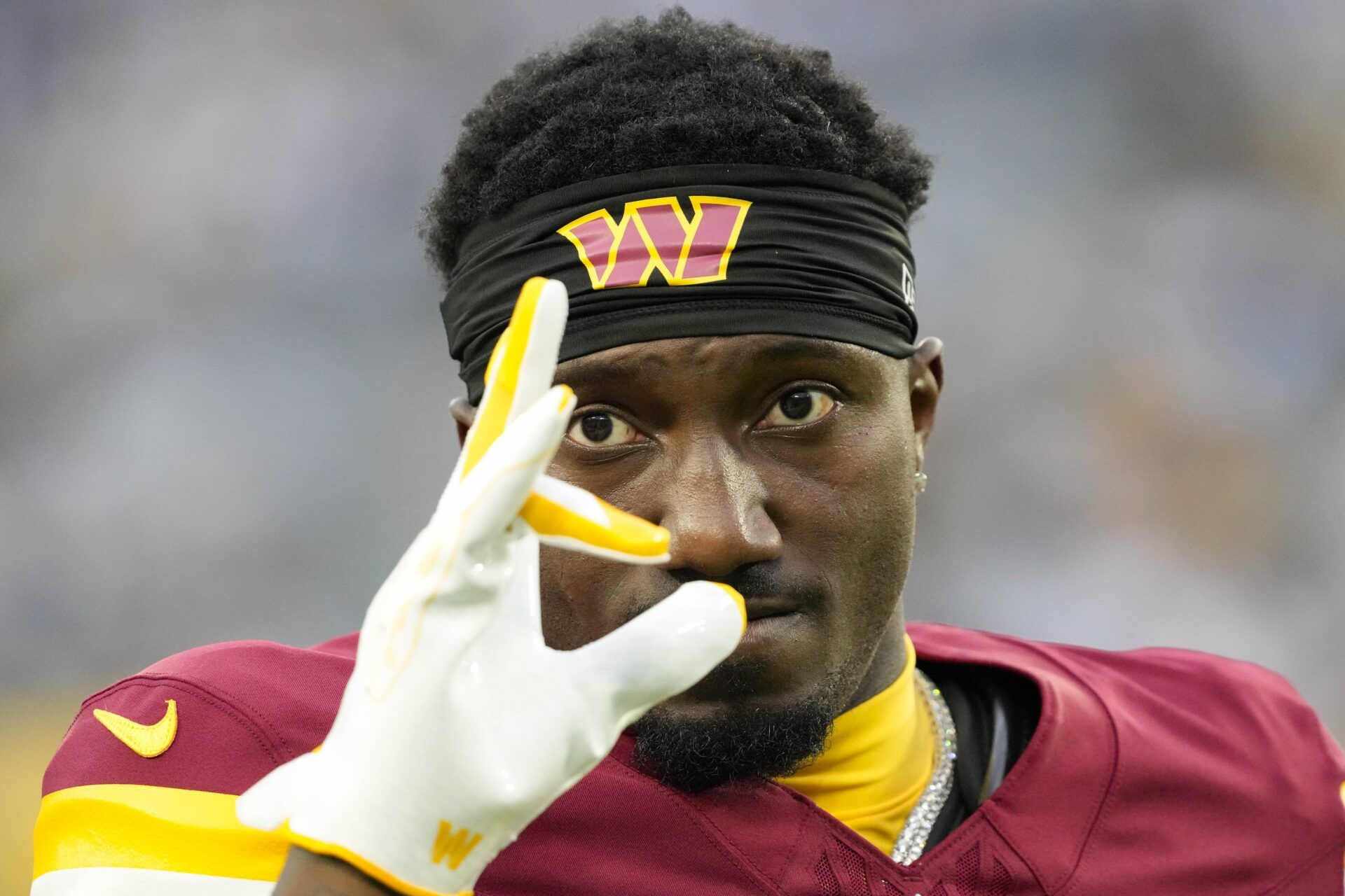 Washington Commanders wide receiver Deebo Samuel Sr. (1) during warmups prior to the game against the Green Bay Packers at Lambeau Field.