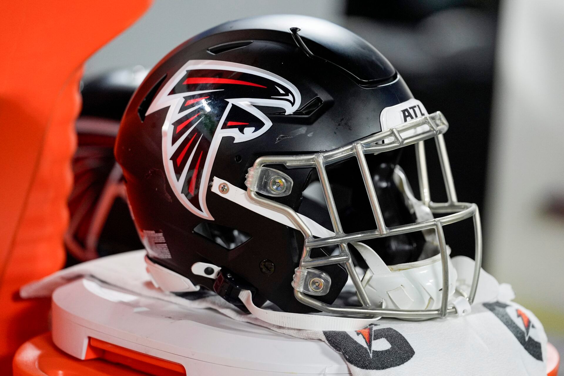 Atlanta Falcons helmet during the second half against the Carolina Panthers at Bank of America Stadium.