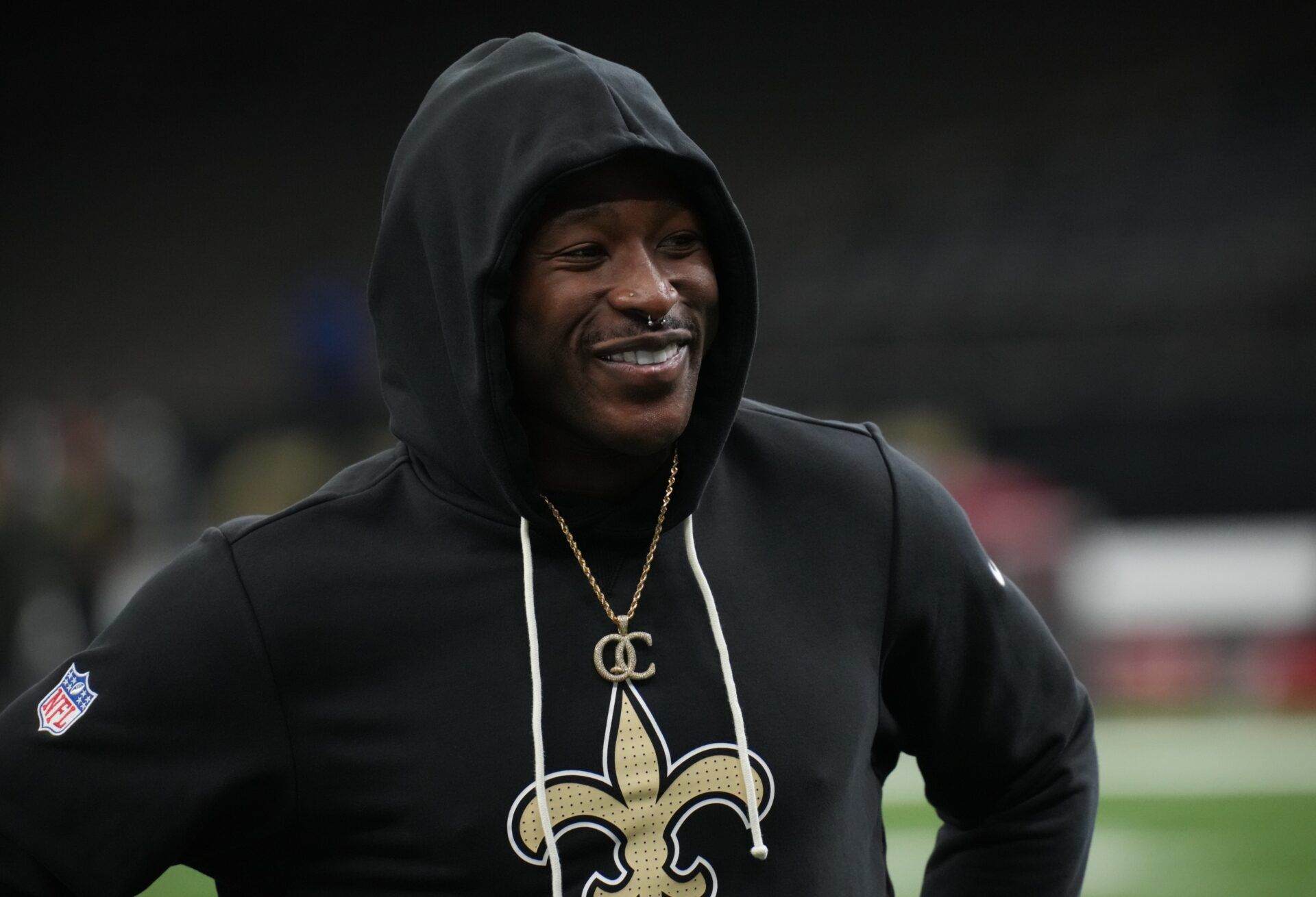 New Orleans Saints running back Alvin Kamara (41) warms up before a game against the Tampa Bay Buccaneers at Caesars Superdome.