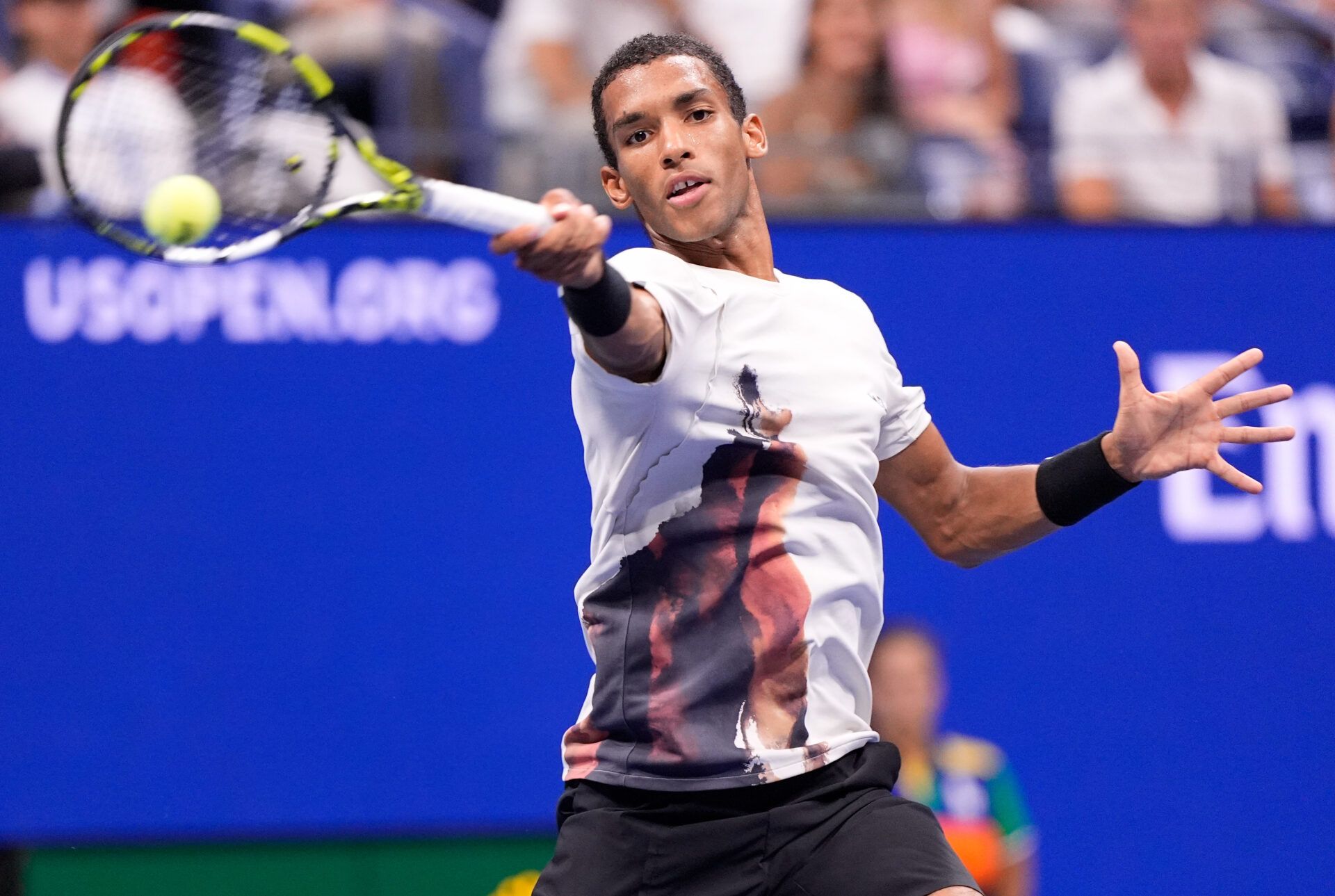 2022 semifinalist Félix Auger-Aliassime will face Shanghai champion Valentin Vacherot for a place in the 2025 Paris Masters semifinals on Friday, Oct. 31.