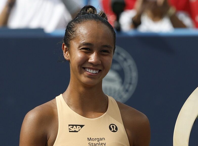 Leylah Fernandez (CAN) celebrates with the championship trophy after her match against Anna Kalinskaya (not pictured) in the women's singles final of the Mubadala Citi DC Open at Rock Creek Park Tennis Center.