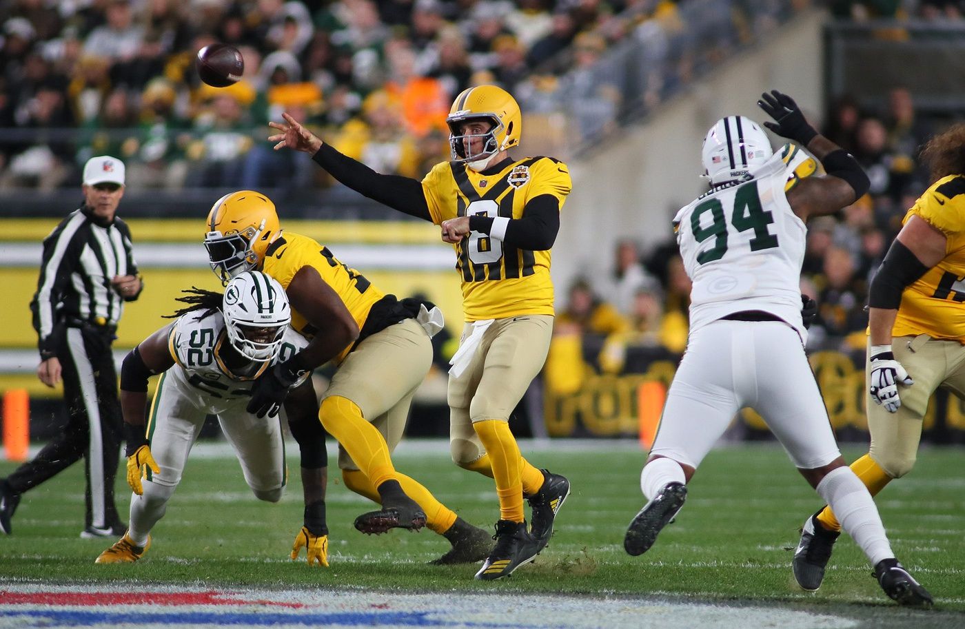 Pittsburgh Steelers quarterback Aaron Rodgers (8) fires the ball downfield during the first half against the Green Bay Packers at Acrisure Stadium in Pittsburgh, PA on October 26, 2025.