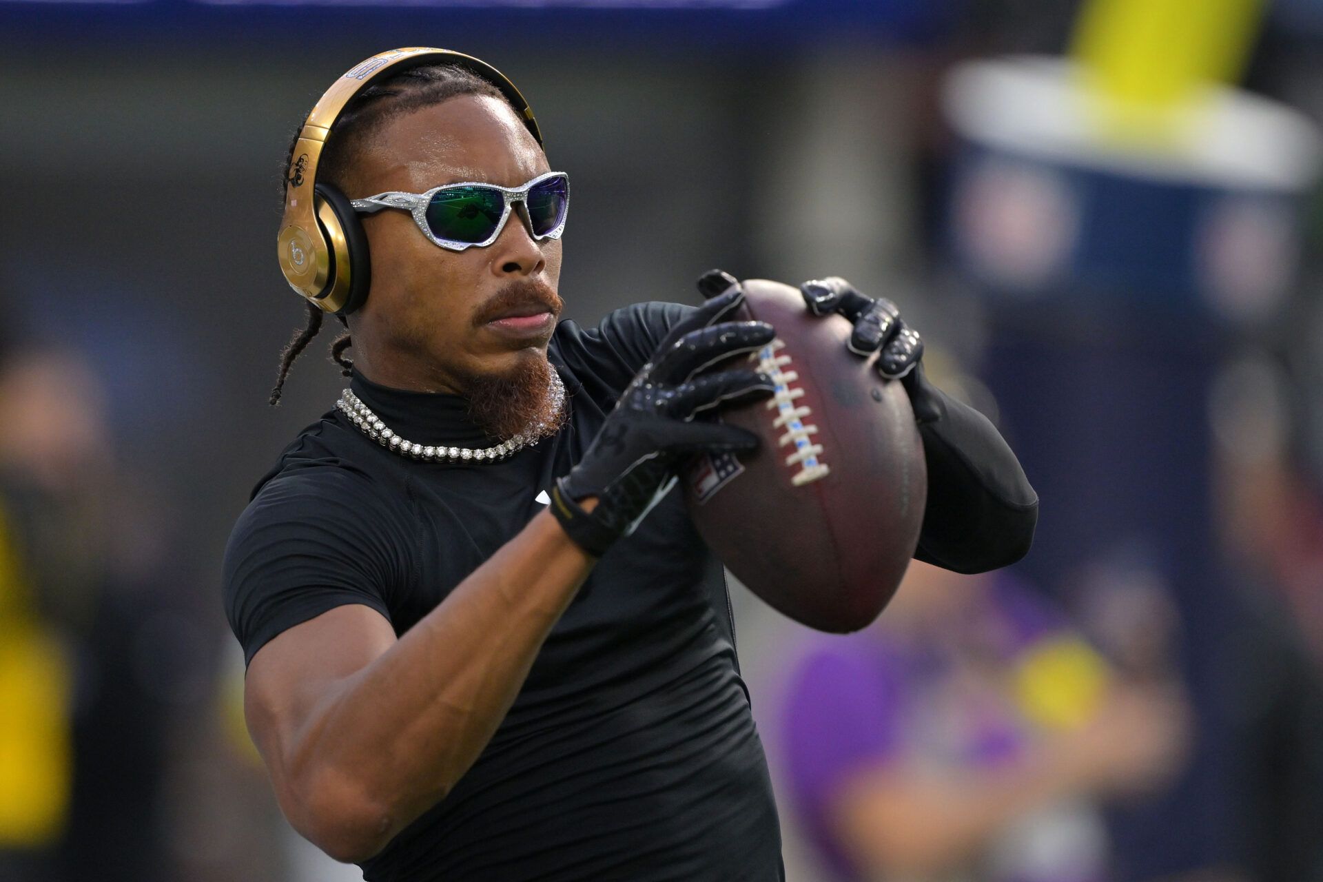 Minnesota Vikings wide receiver Justin Jefferson (18) practices before the game against the Los Angeles Chargers at SoFi Stadium.