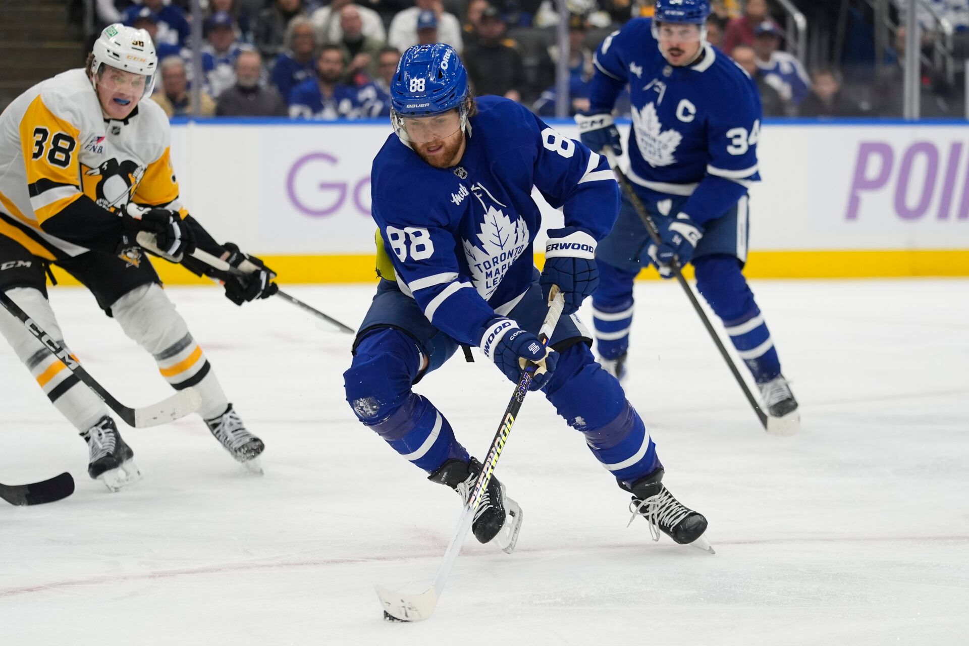 Toronto Maple Leafs forward William Nylander (88) scores against the Pittsburgh Penguins during the third period at Scotiabank Arena.