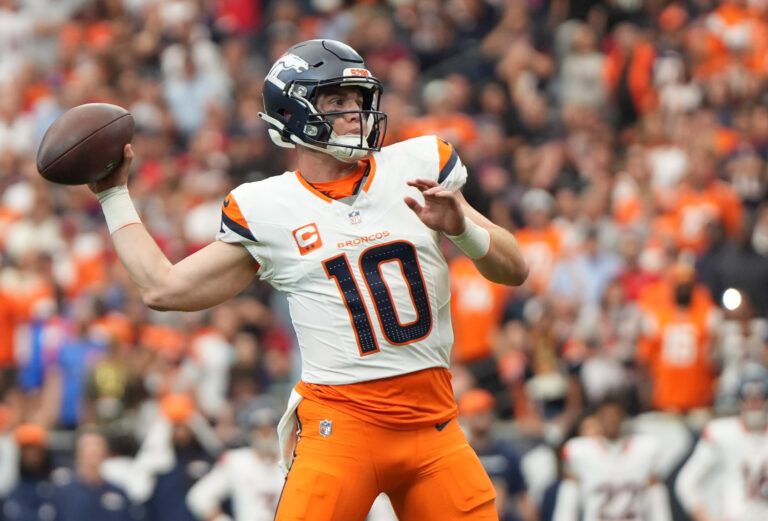 Denver Broncos quarterback Bo Nix (10) throws during the second half against the Houston Texans at NRG Stadium.