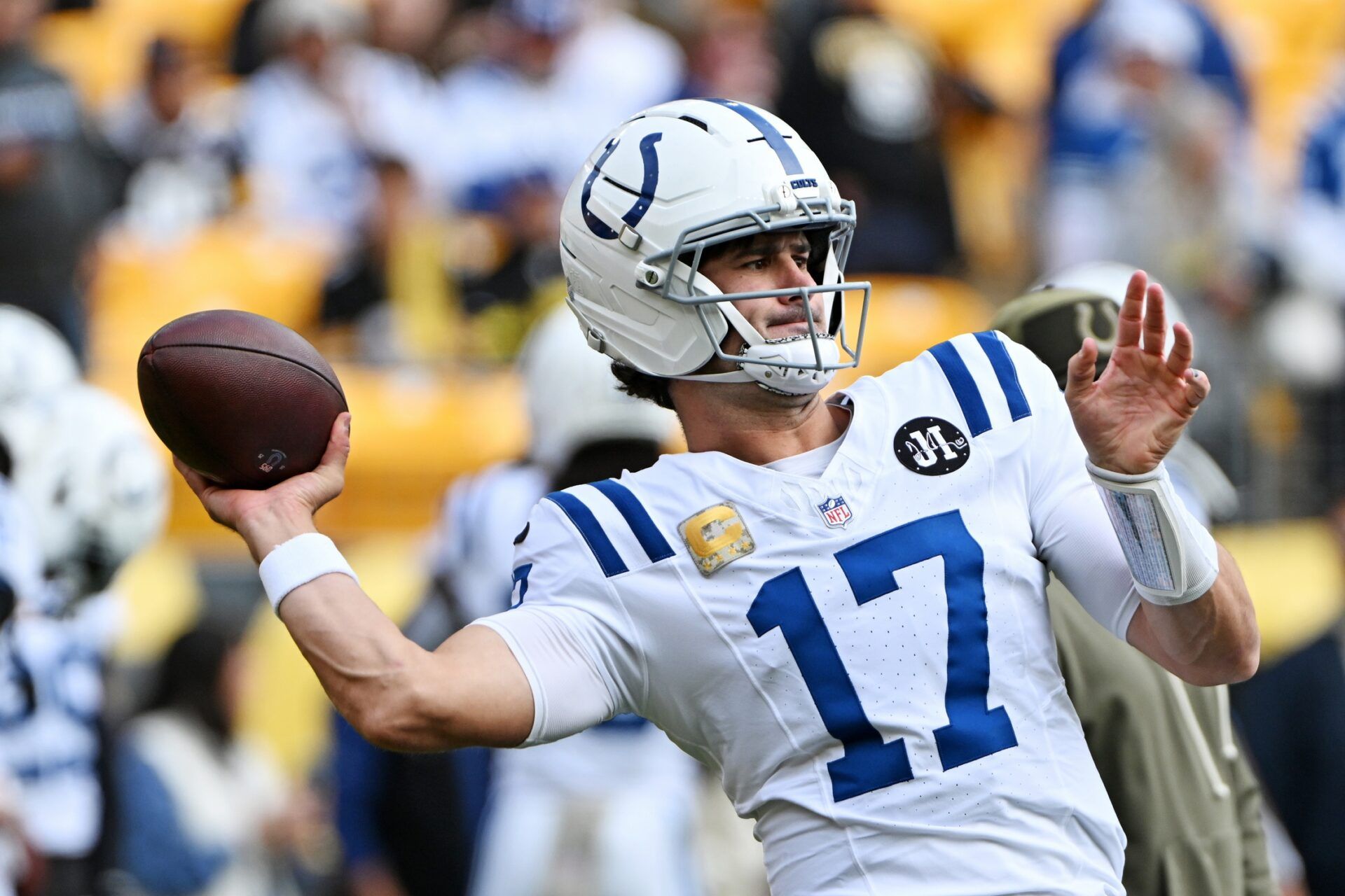 Indianapolis Colts quarterback Daniel Jones (17) warms up before the game against the Pittsburgh Steelers at Acrisure Stadium.