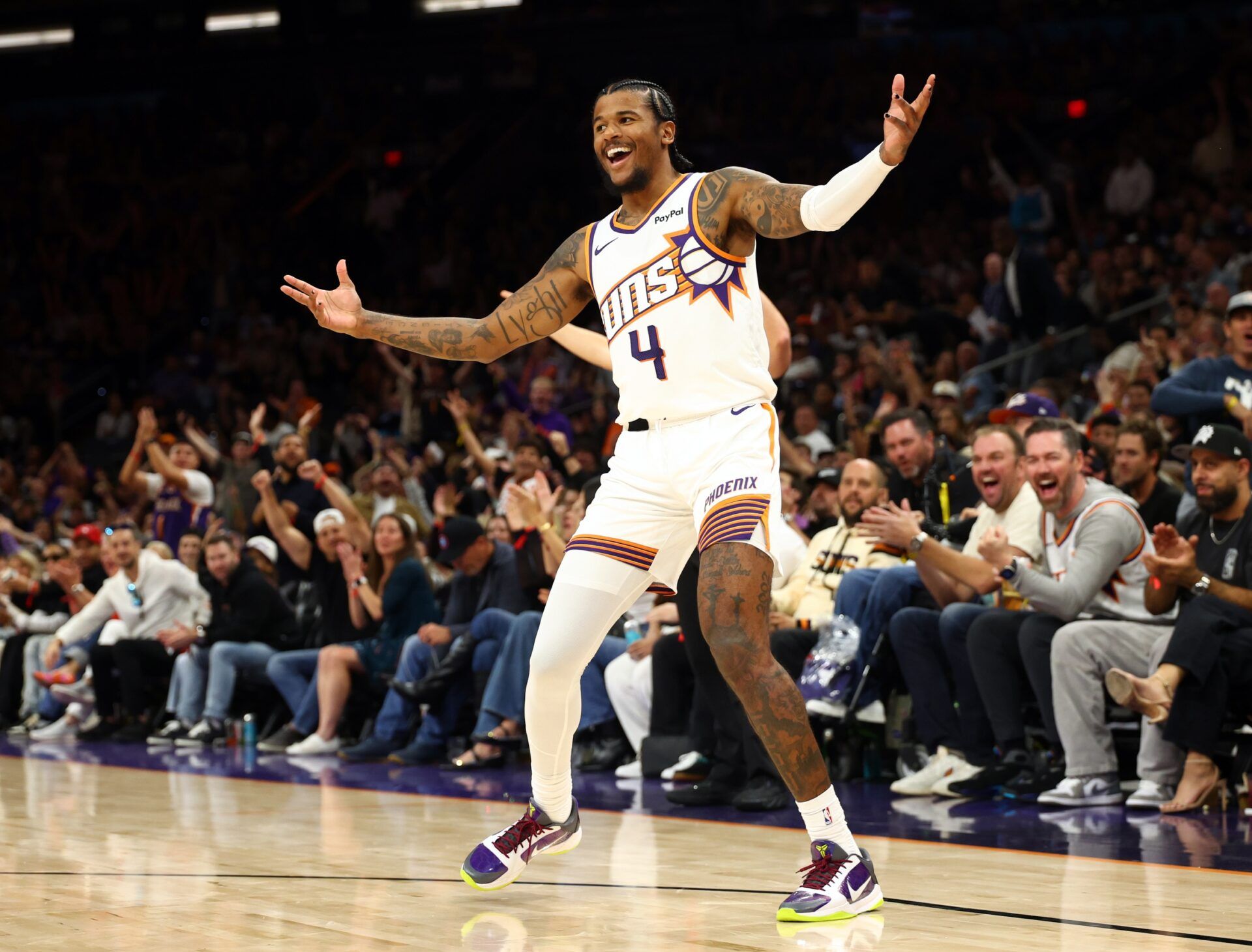Phoenix Suns guard Jalen Green (4) celebrates a three point shot against the Los Angeles Clippers in the second half at the Mortgage Matchup Center.