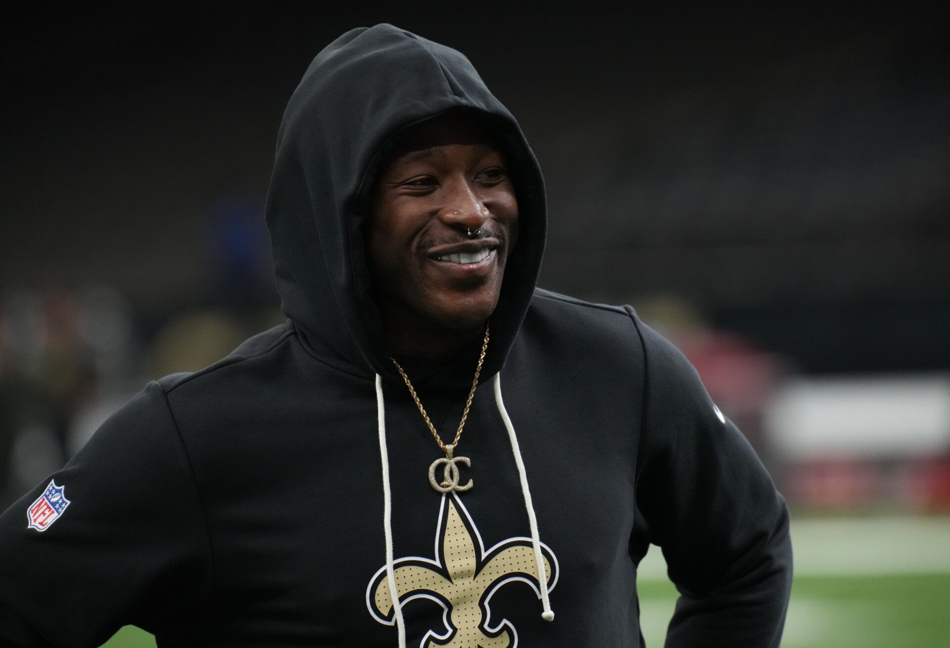 New Orleans Saints running back Alvin Kamara (41) warms up before a game against the Tampa Bay Buccaneers at Caesars Superdome.