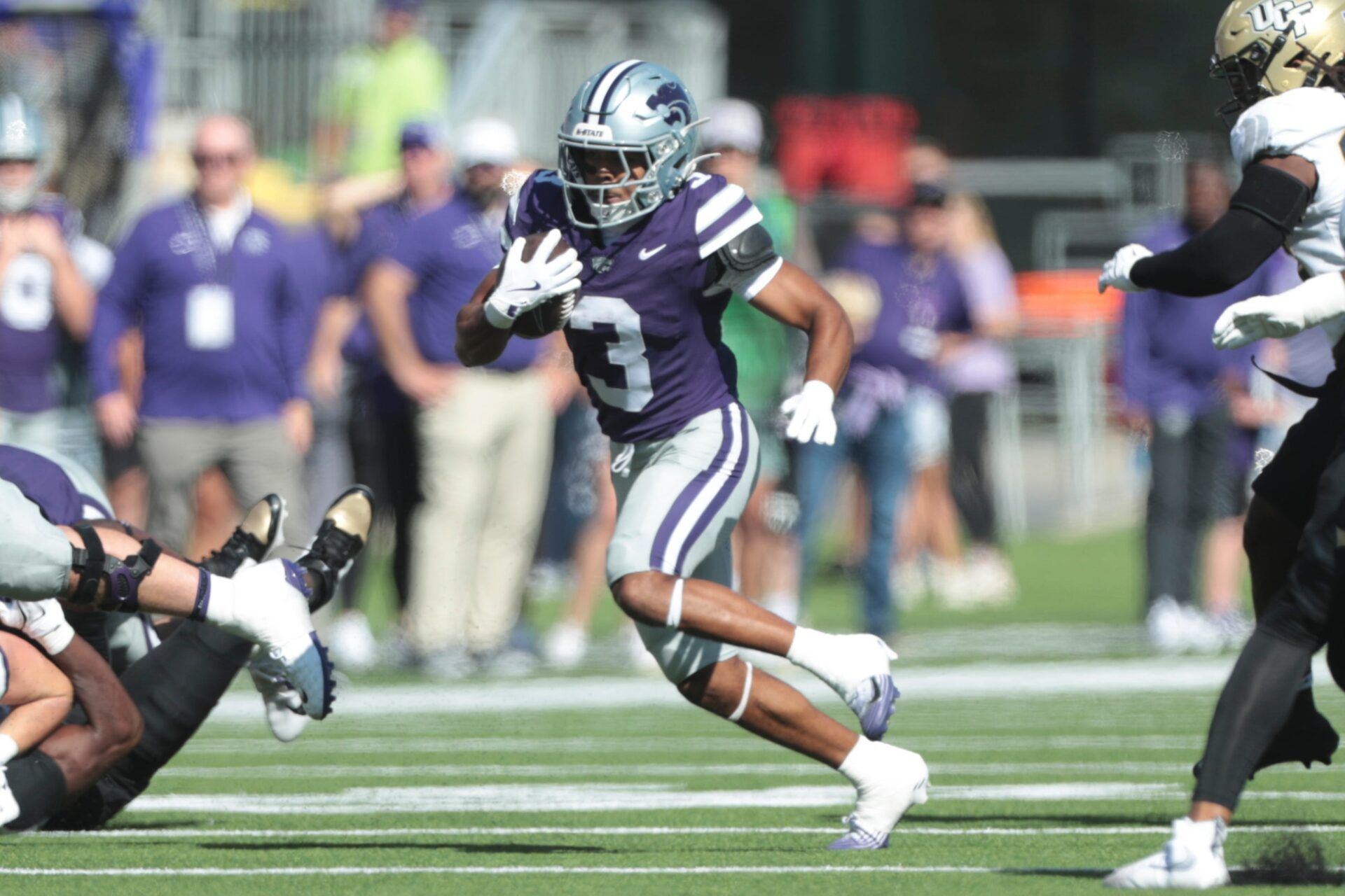 Kansas State Wildcats running back Dylan Edwards (3) runs the ball during the first half of the game against UCF Knights at Bill Snyder Family Stadium on Sept. 27, 2025.