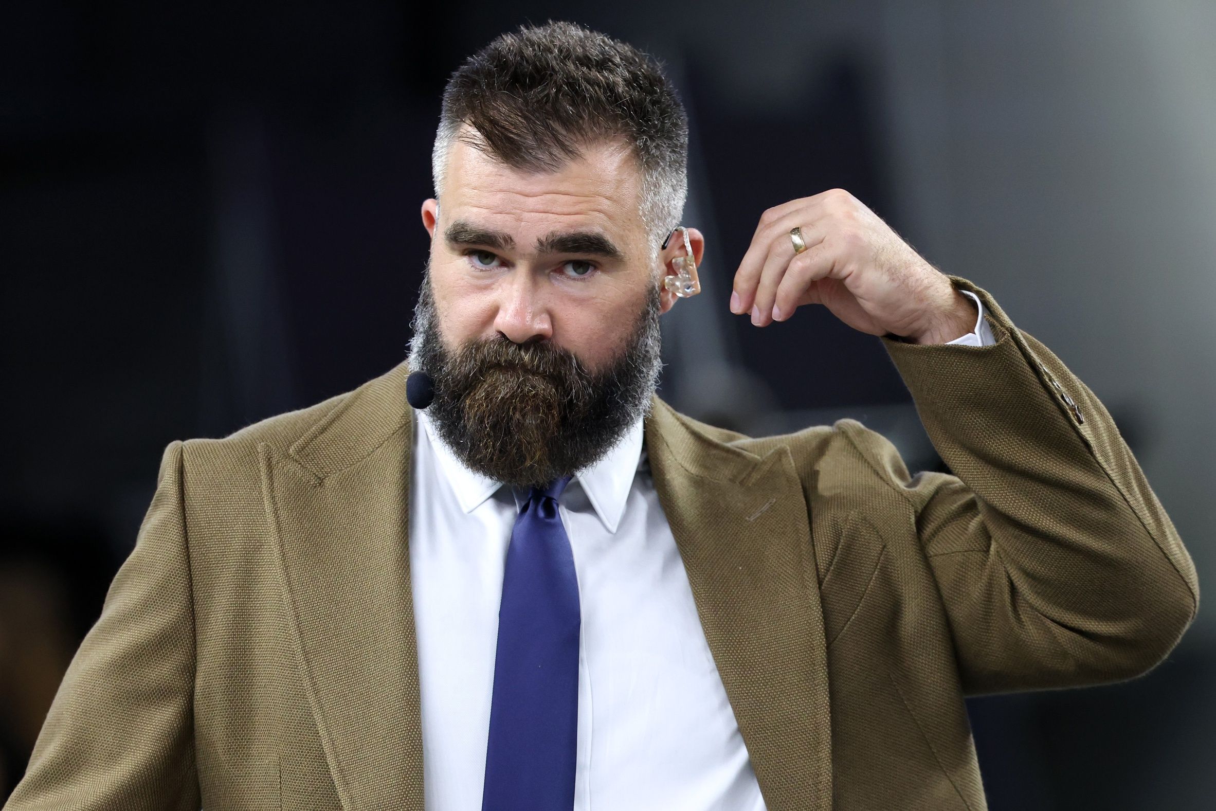Eagles Legend Jason Kelce Breaks Silence After Getting Called Out for Hating on Dodgers