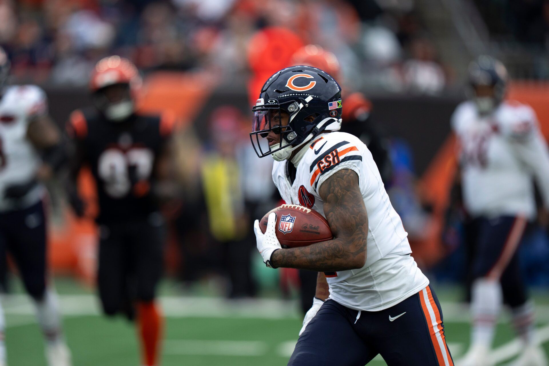 Chicago Bears wide receiver DJ Moore (2) runs for a touchdown in the fourth quarter of the NFL football game between Chicago Bears and Cincinnati Bengals at Paycor Stadium in Cincinnati on Nov. 2, 2025.