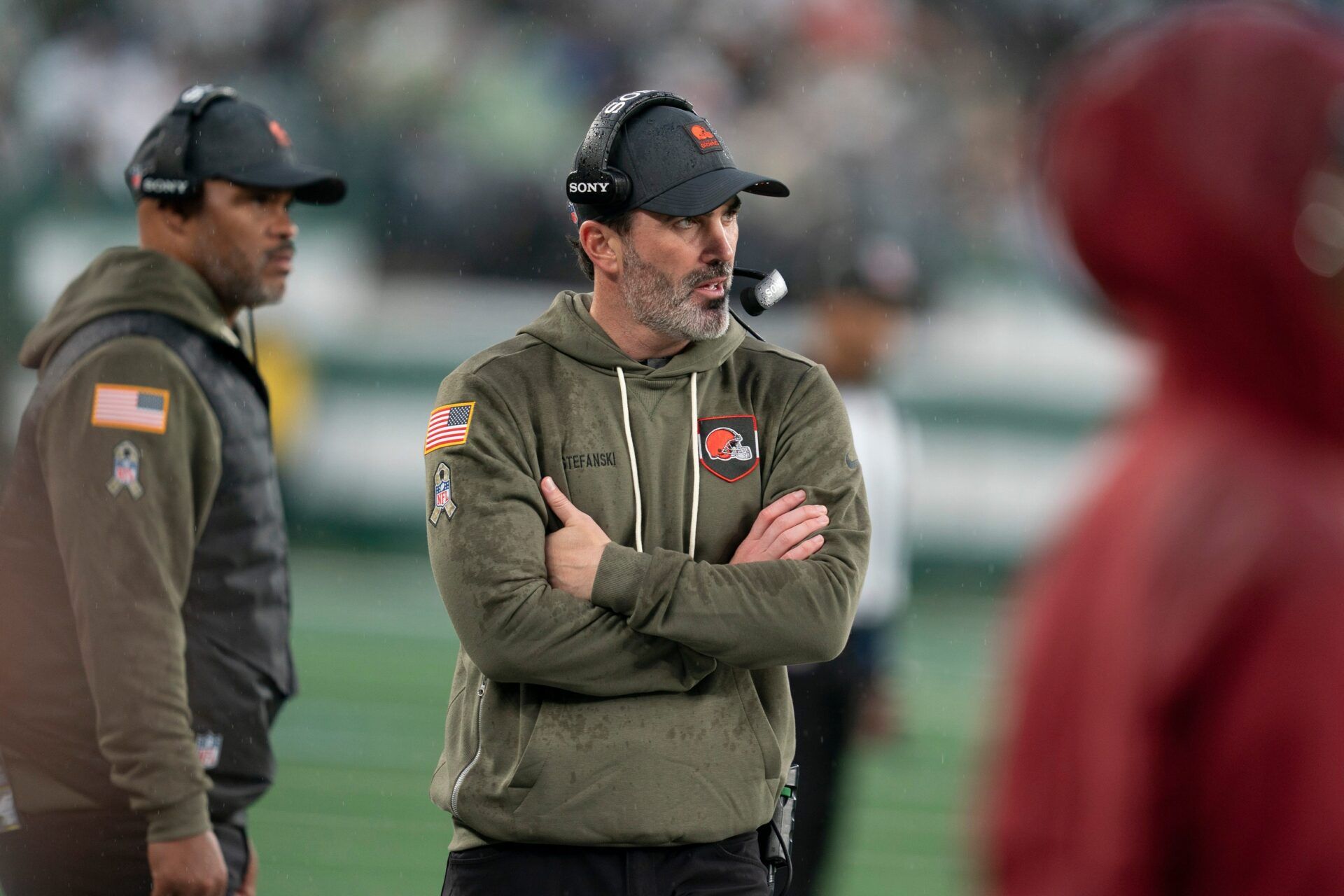 Cleveland Browns head coach Kevin Stefanski reacts to a play on the sideline during an NFL Week 10 game between the New York Jets and the Cleveland Browns at MetLife Stadium on Sunday, Nov. 9, 2025.