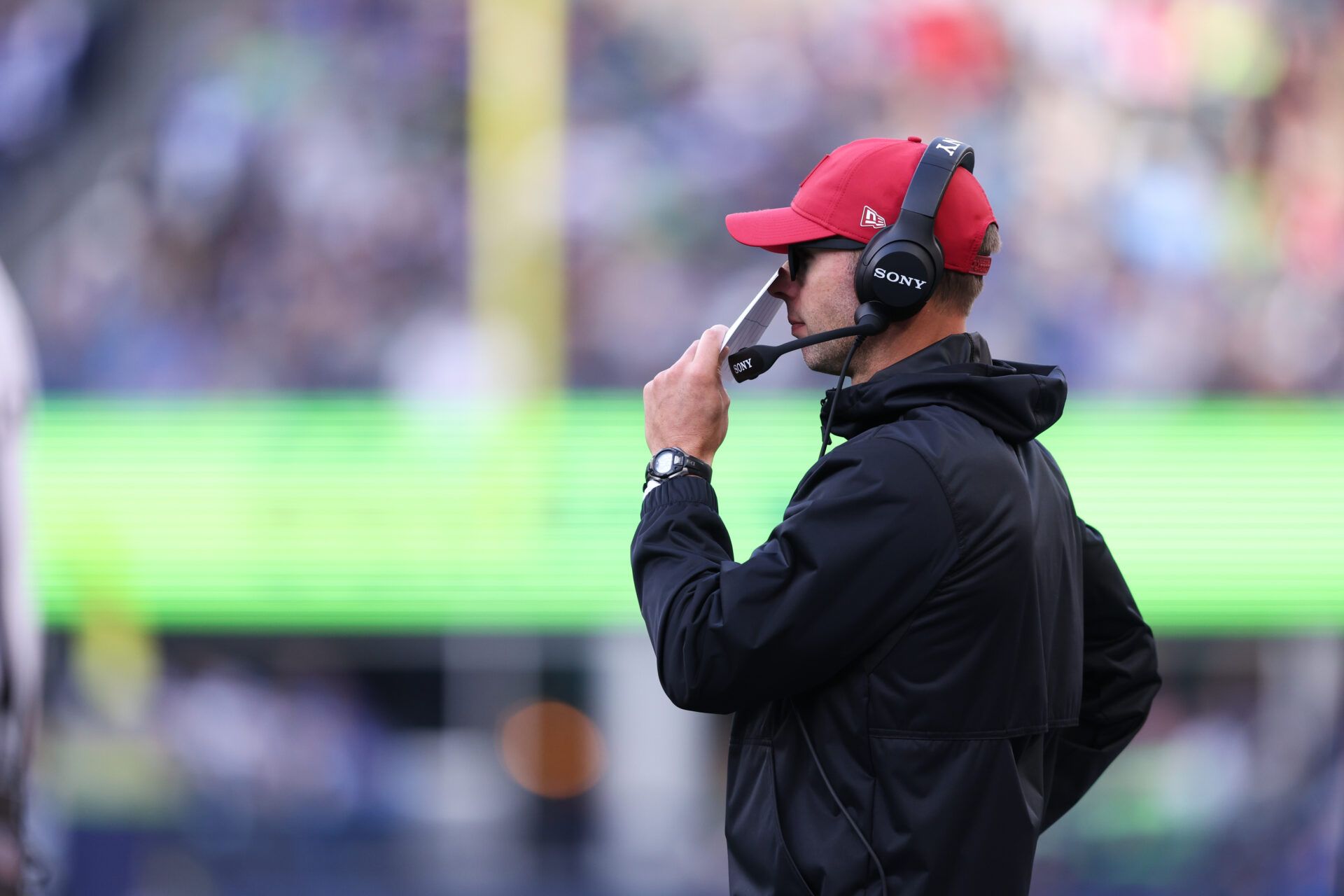 Arizona Cardinals head coach Jonathan Gannon looks on during the second quarter against the Seattle Seahawks at Lumen Field.