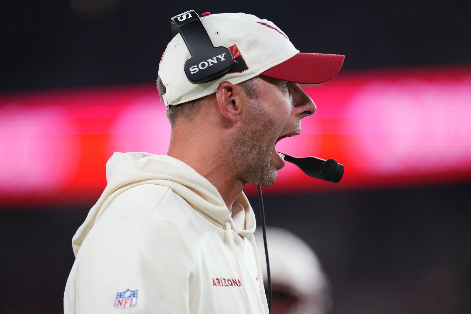 Arizona Cardinals head coach Jonathan Gannon yells out to his team as they play the Seattle Seahawks at State Farm Stadium in Glendale, on Sept. 25, 2025.