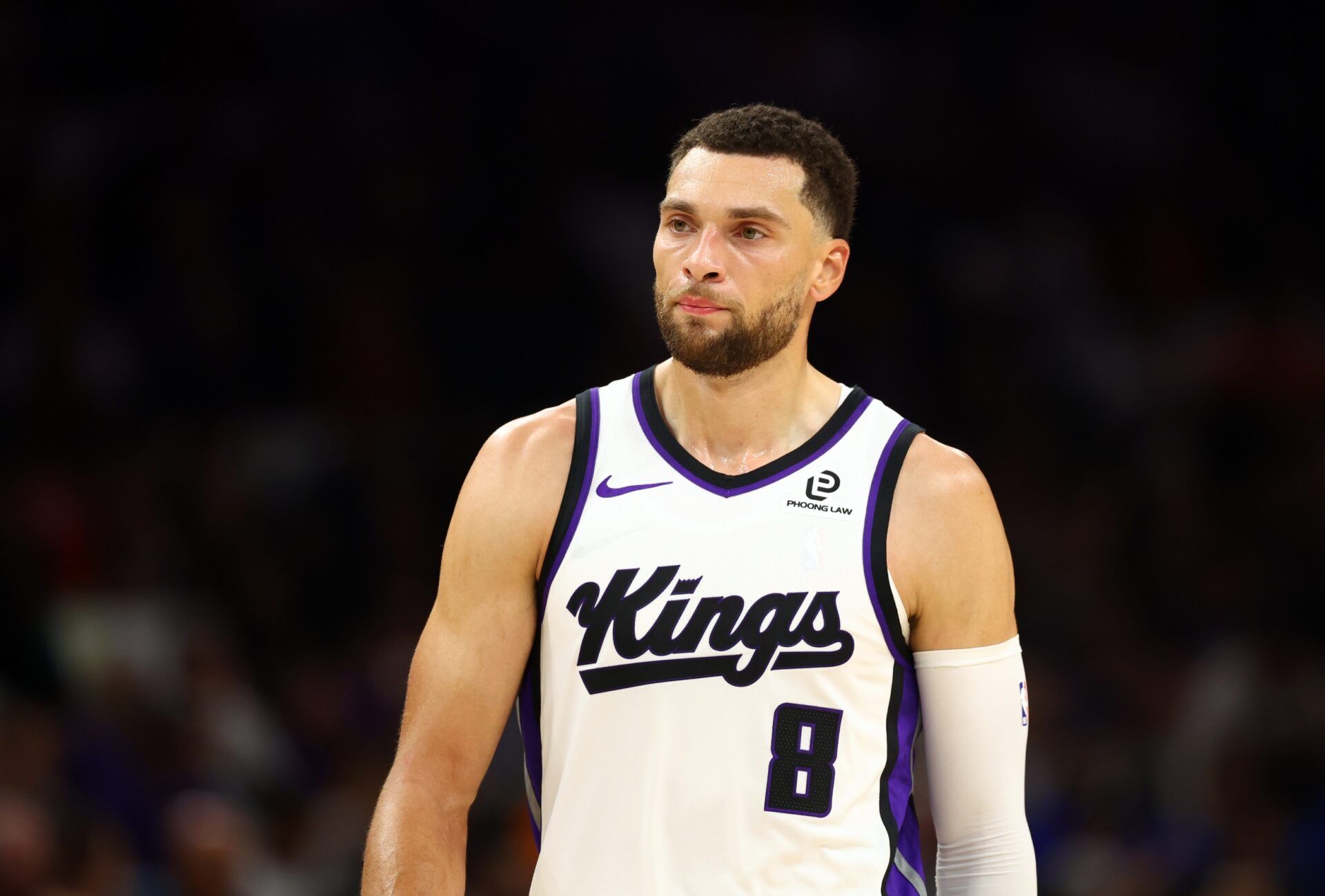 Sacramento Kings guard Zach LaVine (8) against the Phoenix Suns at the Mortgage Matchup Center.