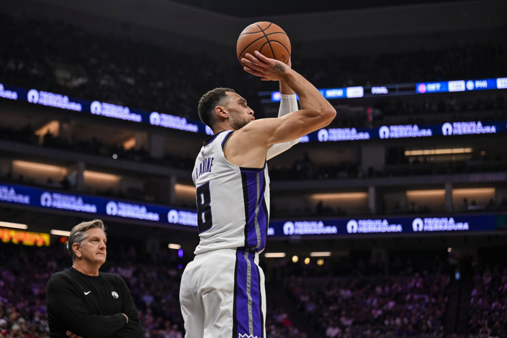 Sacramento Kings guard Zach LaVine (8) shoots the ball during the second quarter against the Minnesota Timberwolves at Golden 1 Center.