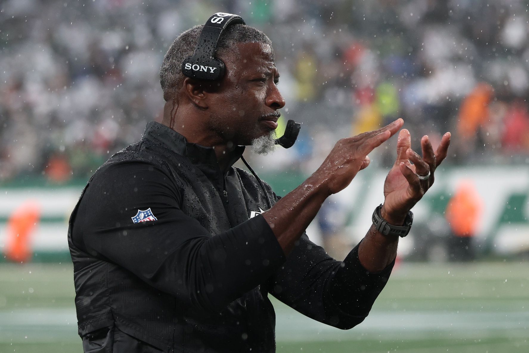 Ex-NFL Linebacker Predicts Jets Will Fire Aaron Glenn ‘Quickly’ After Viral Outburst