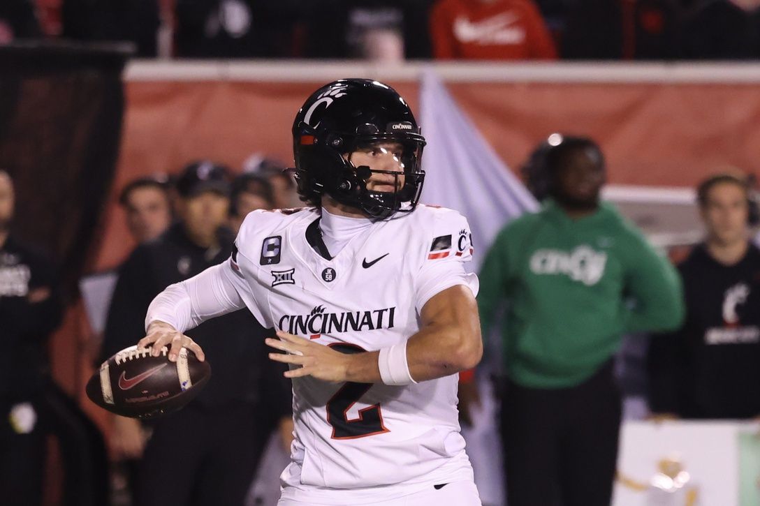Cincinnati Bearcats quarterback Brendan Sorsby (2) throws the ball against the Utah Utes during the second quarter at Rice-Eccles Stadium.
