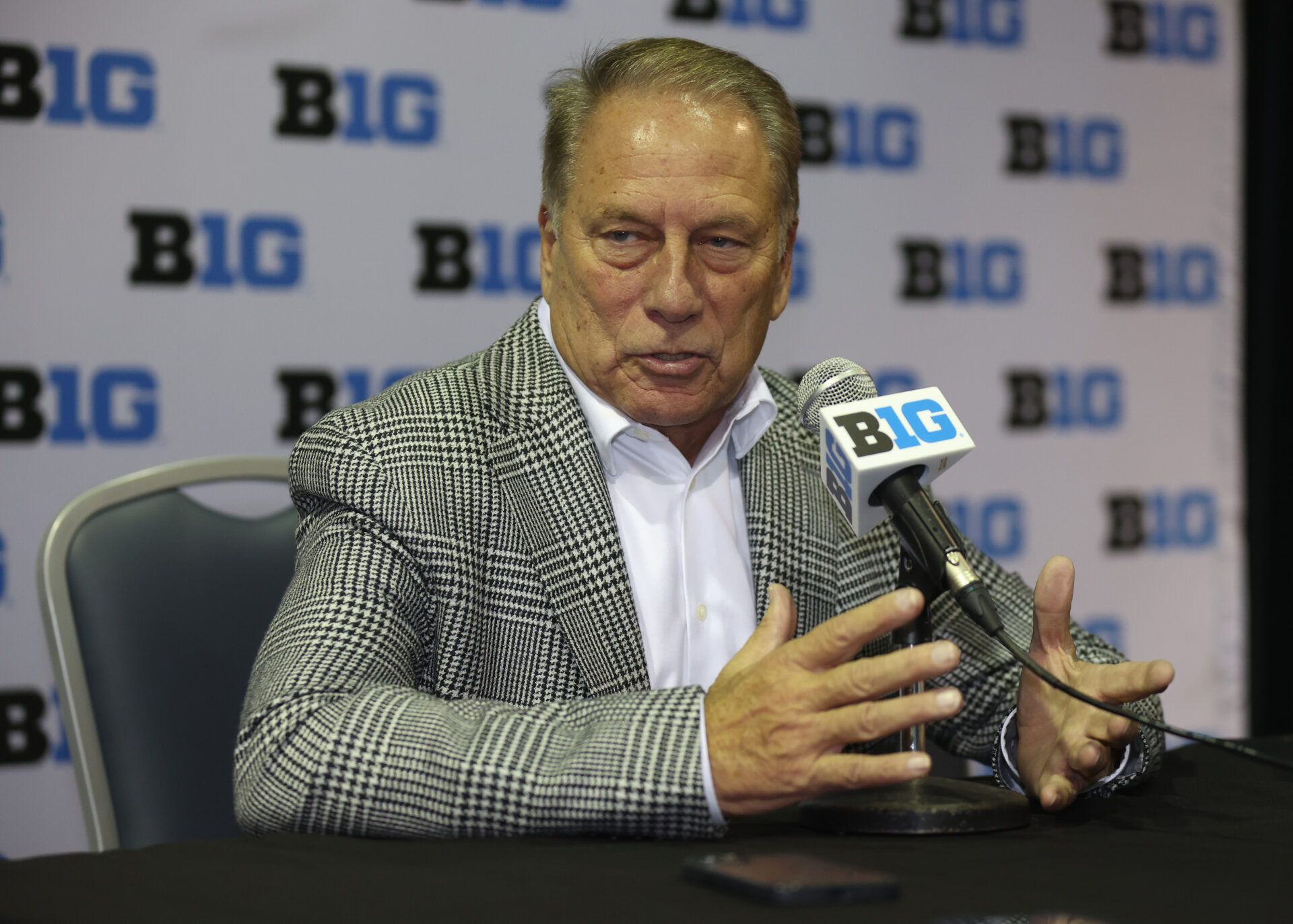 Michigan State head coach Tom Izzo speaks during Big Ten MenÕs Basketball Media Days at the Donald E. Stephens Convention Center.