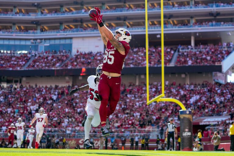 Arizona Cardinals tight end Trey McBride (85) makes the touch catch in front of San Francisco 49ers linebacker Dee Winters (53) during the second half at Levi's Stadium.