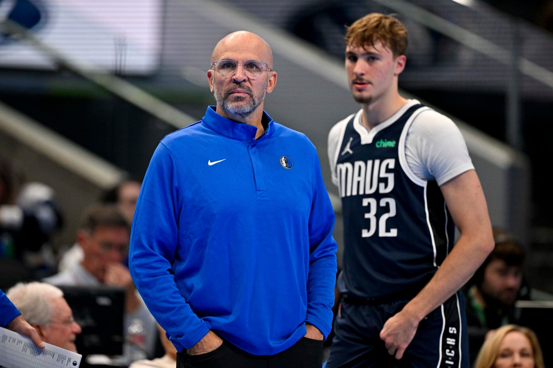 Dallas Mavericks head coach Jason Kidd and forward Cooper Flagg (32) look on during the second quarter against the LA Clippers in an NBA Cup game at the American Airlines Center.