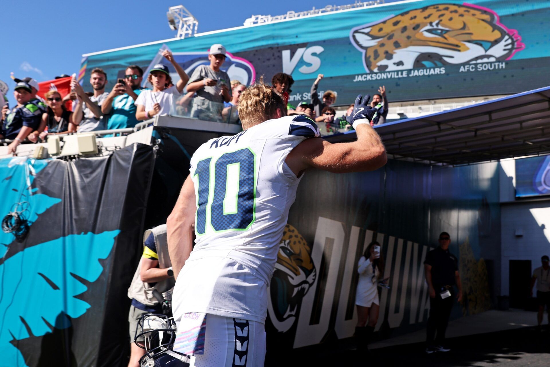 Last Minute Week 11 Fantasy Football Starts and Streamers Include Jaleel McLaughlin, Cooper Kupp, and Pat Freiermuth