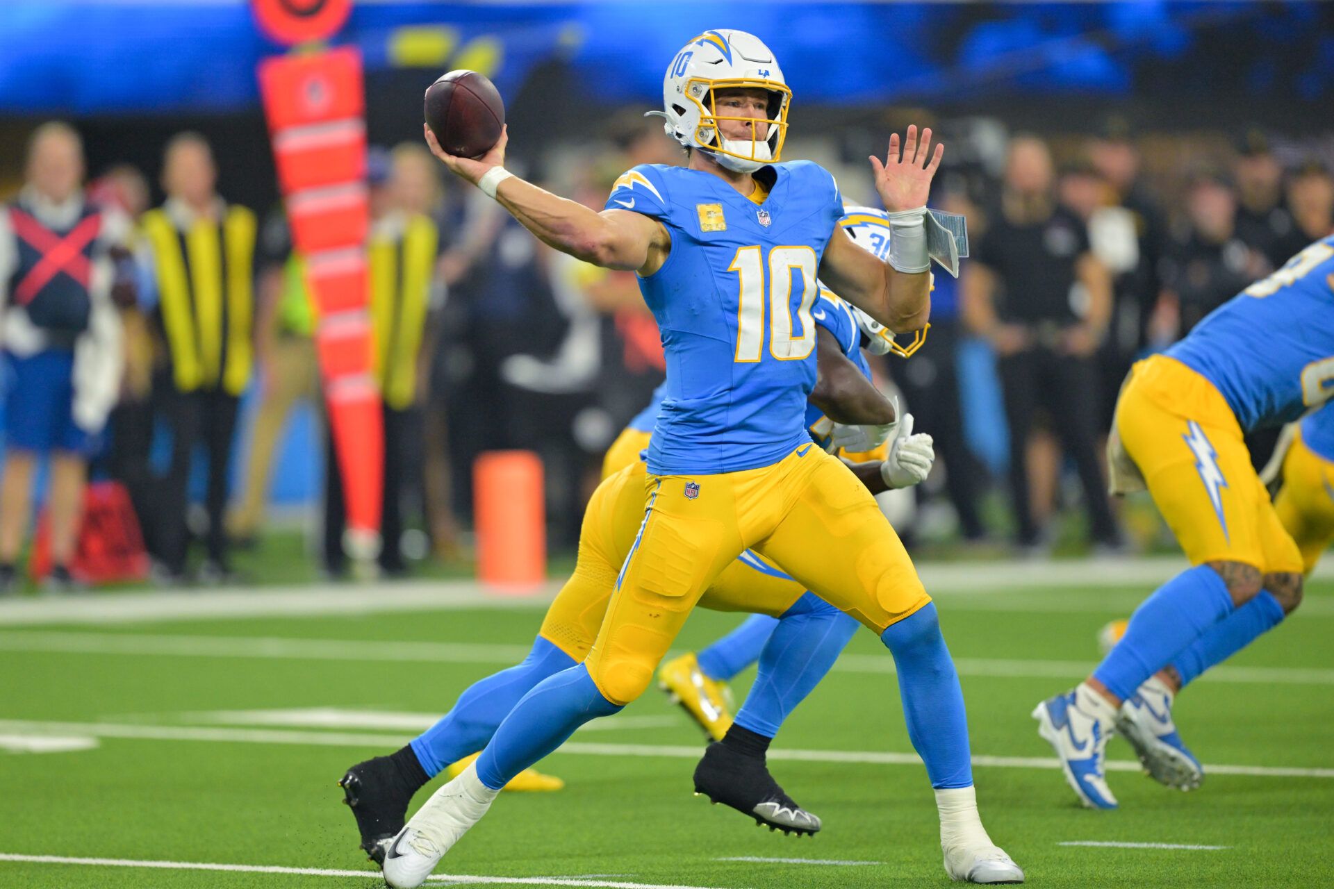 Los Angeles Chargers quarterback Justin Herbert (10) passes the ball against the Pittsburgh Steelers during the fourth quarter of the game at SoFi Stadium.