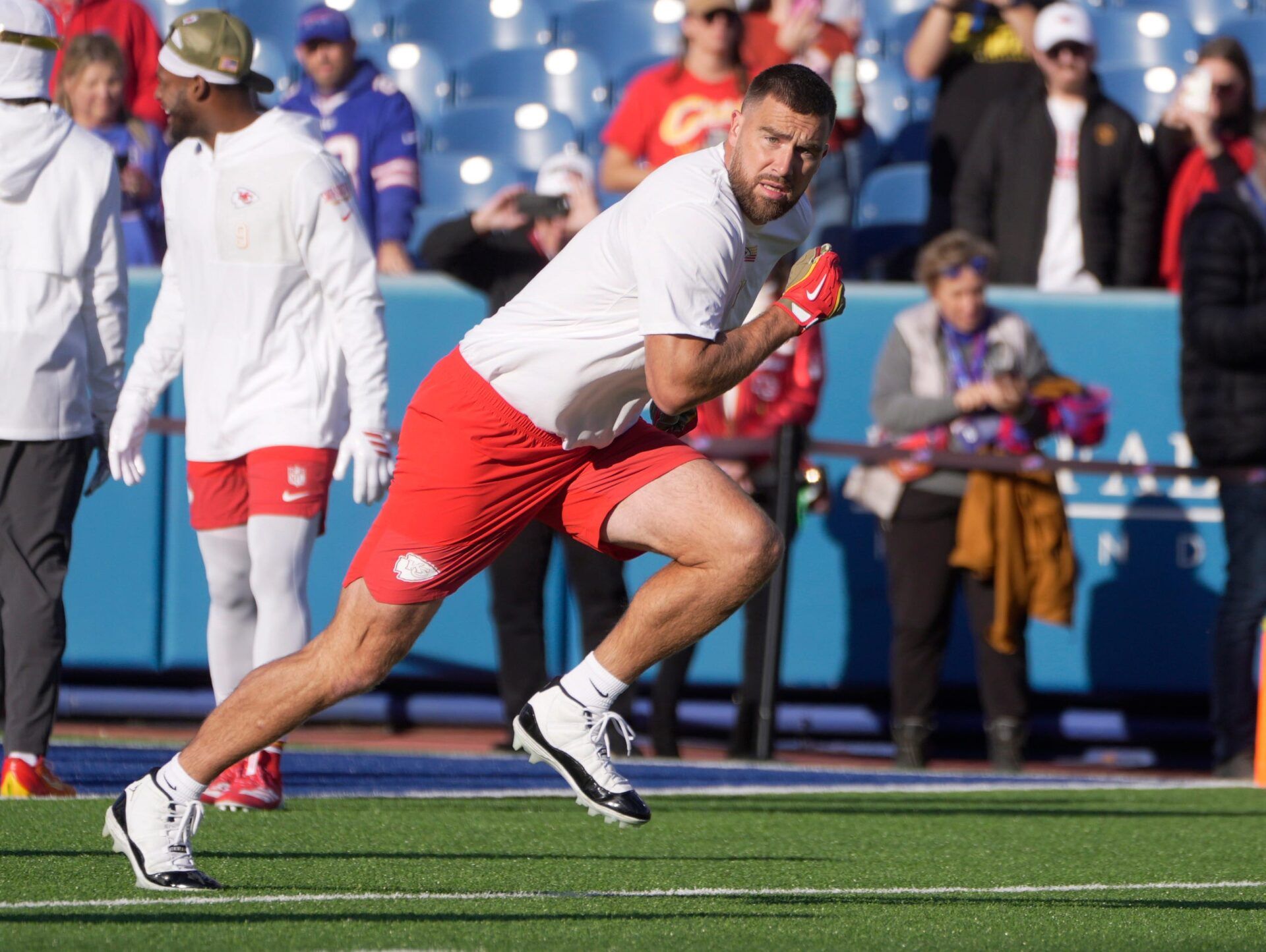 Kansas City's Travis Kelce runs a route before turning and catching a pass during a warm up hours before the Bills home game against the Kansas City Chief at Highmark Stadium in Orchard Park on Nov. 2, 2025.