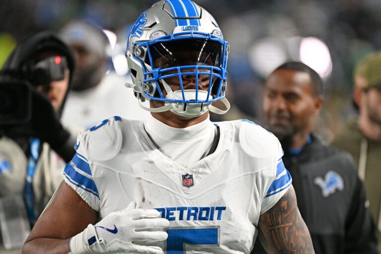 Detroit Lions running back David Montgomery (5) against the Philadelphia Eagles at Lincoln Financial Field.