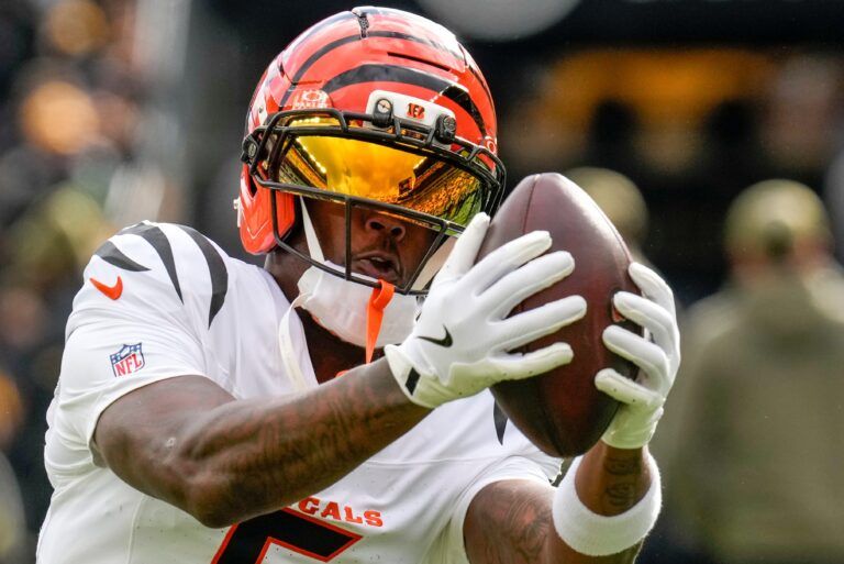 Cincinnati Bengals wide receiver Tee Higgins (5) runs warmups before the first quarter of the NFL Week 11 game between the Pittsburgh Steelers and the Cincinnati Bengals at Acrisure Stadium in Pittsburgh on Sunday, Nov. 16, 2025.