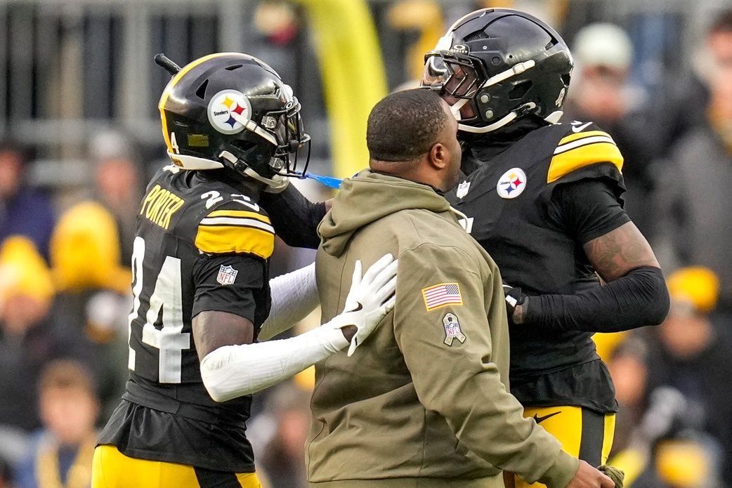 Pittsburgh Steelers cornerback Jalen Ramsey (5) is pushed away from a skirmish before being ejected in the fourth quarter of the NFL Week 11 game between the Pittsburgh Steelers and the Cincinnati Bengals at Acrisure Stadium in Pittsburgh on Sunday, Nov. 16, 2025. The Bengals lost 34-12.