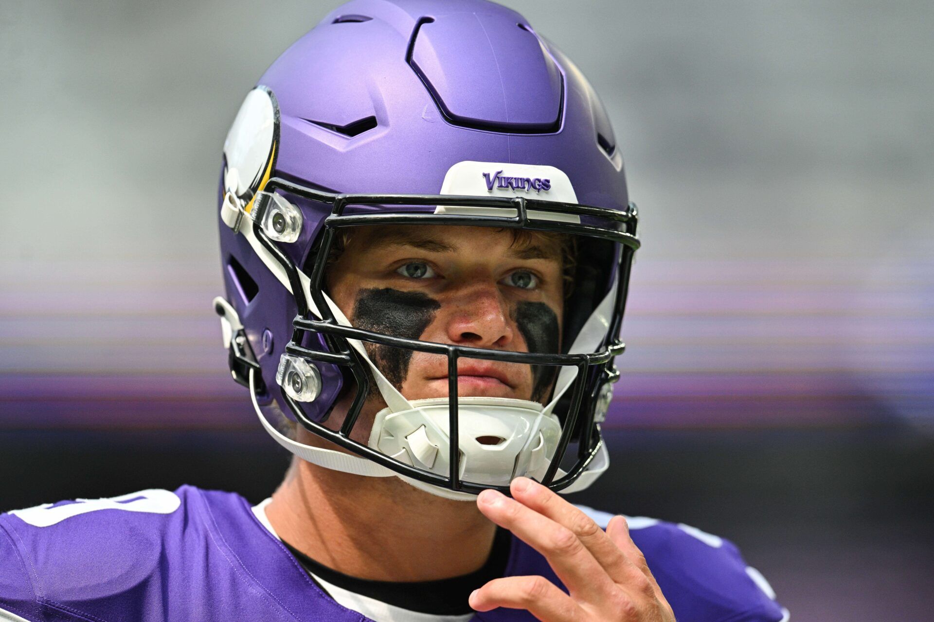 Minnesota Vikings quarterback J.J. McCarthy (9) warms up before the game against the Houston Texans at U.S. Bank Stadium.
