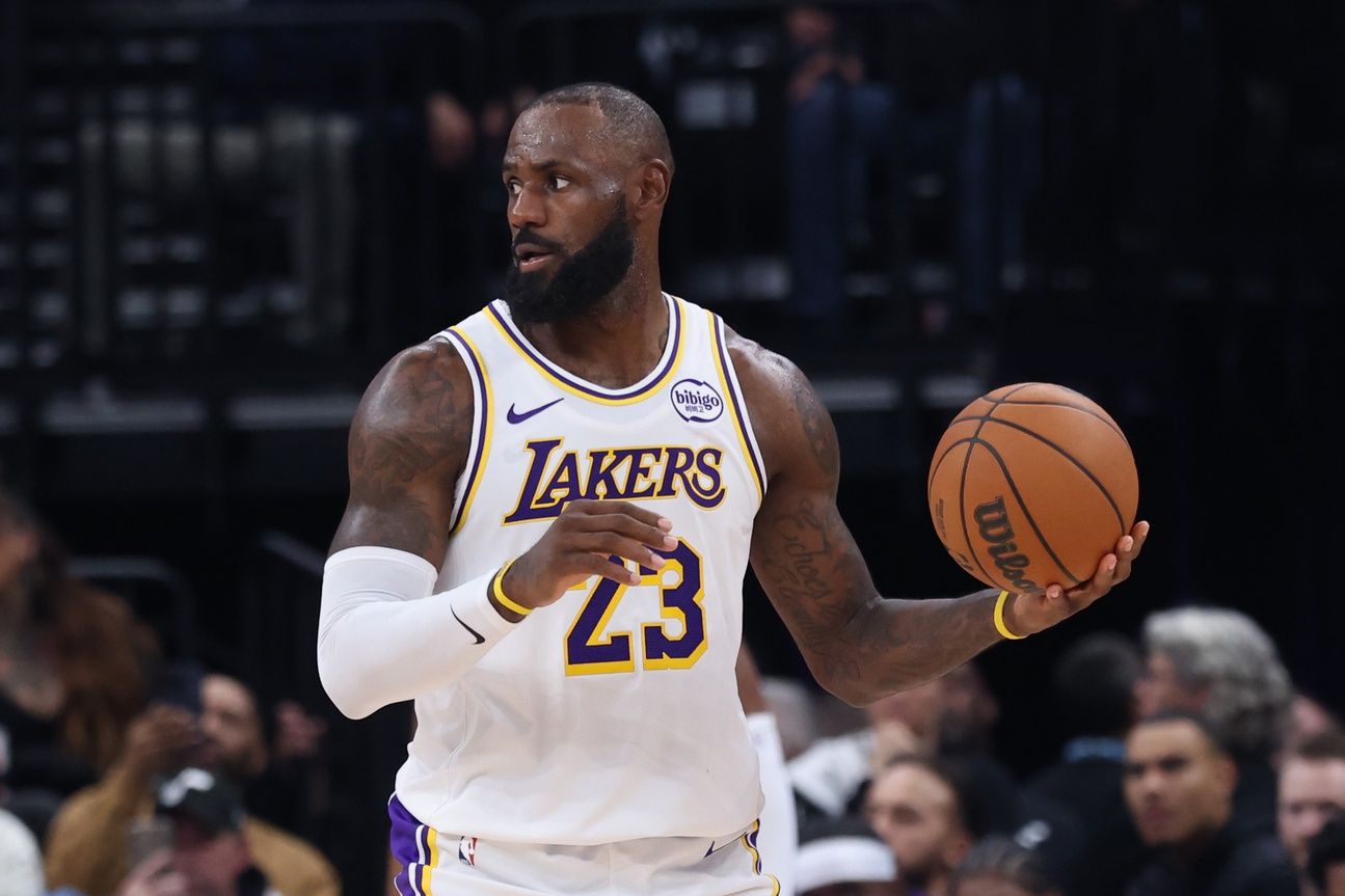Los Angeles Lakers forward LeBron James (23) looks for the play against the Utah Jazz during the second half at Delta Center.