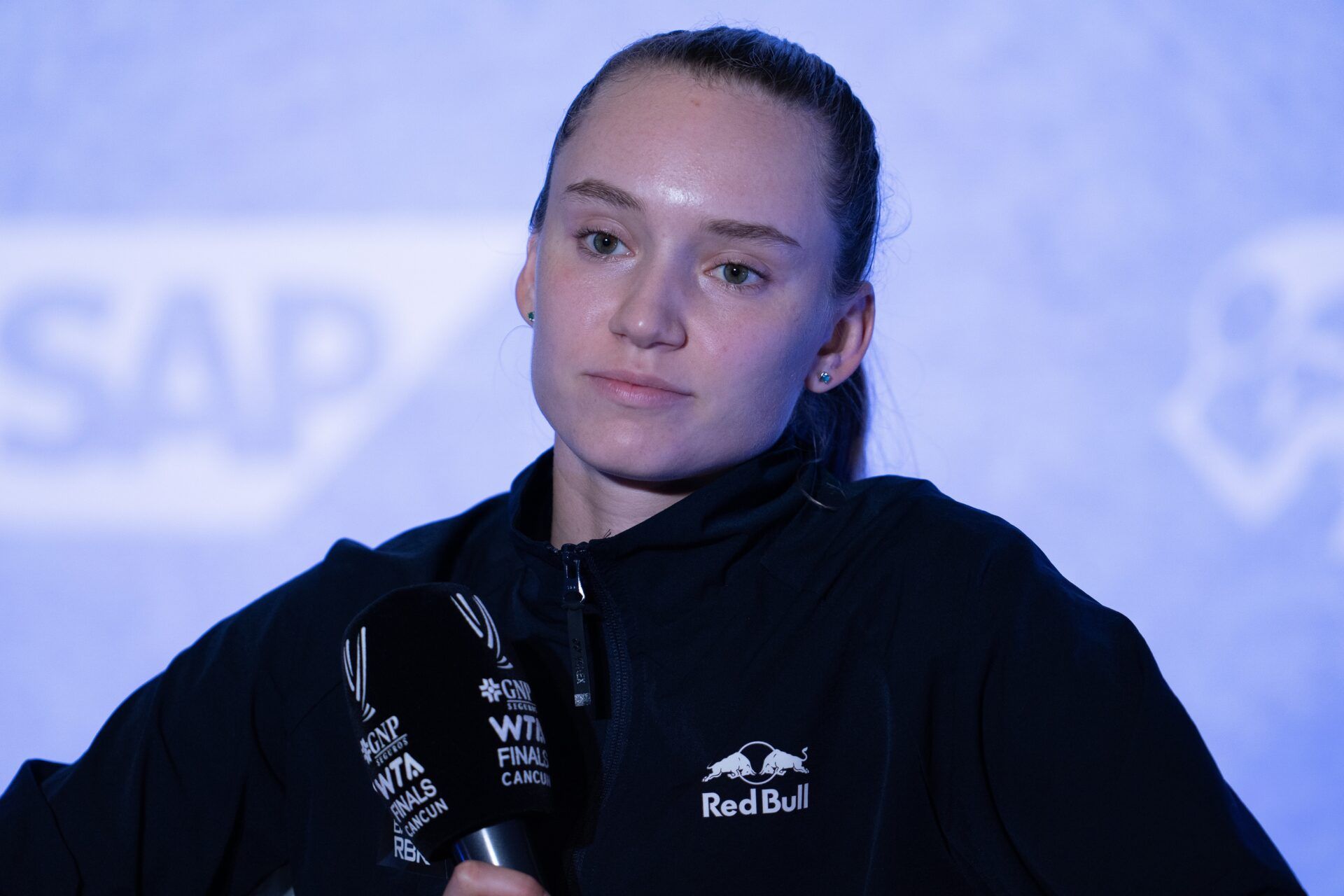 Elena Rybakina (KAZ) in her press conference after her match against Aryna Sabalenka on day six of the GNP Saguaros WTA Finals Cancun.