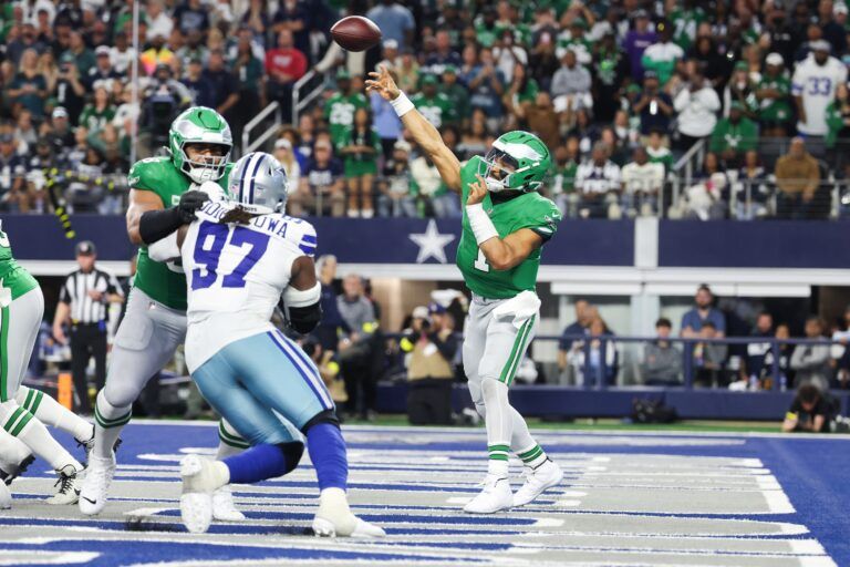 Philadelphia Eagles quarterback Jalen Hurts (1) throws the ball in the fourth quarter against the Dallas Cowboys at AT&T Stadium.
