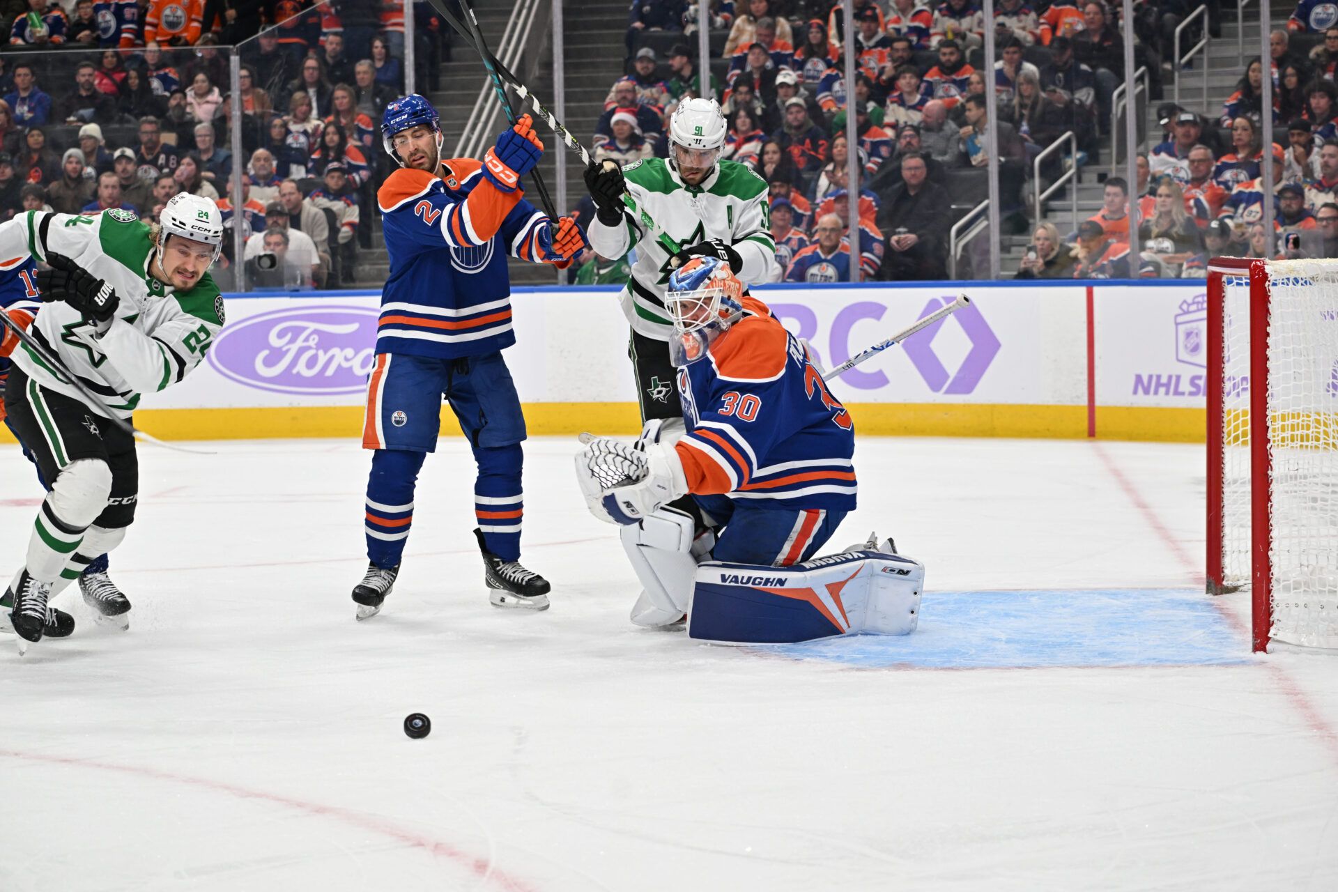 Dallas Stars centre Roope Hintz (24) with Edmonton Oilers gets in front of Oilers goalie Calvin Pickard (30) during the second period at Rogers Place.