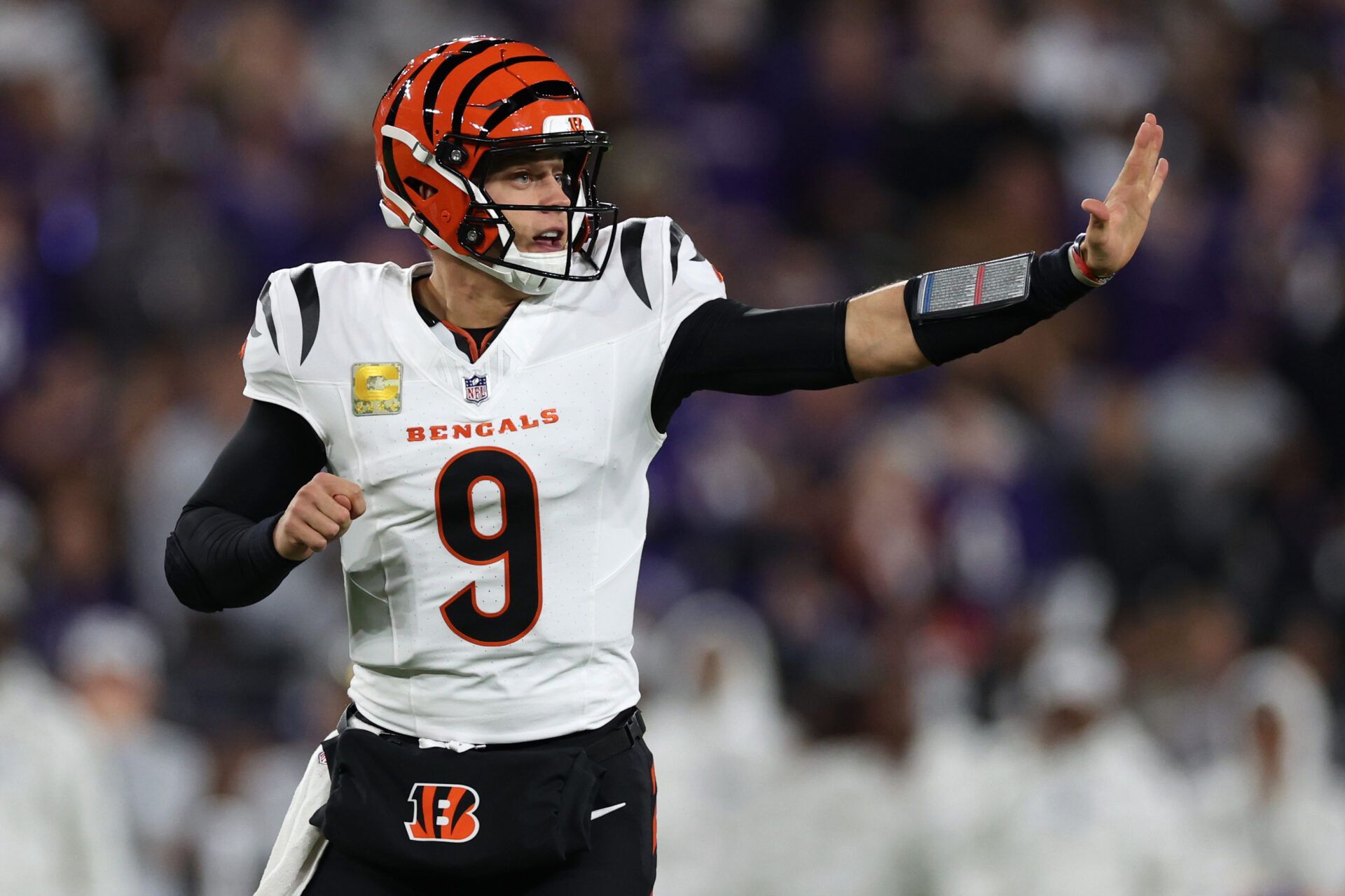 BALTIMORE, MARYLAND - NOVEMBER 07: Joe Burrow #9 of the Cincinnati Bengals gestures against the Baltimore Ravens during the first quarter during the first quarter at M&T Bank Stadium on November 07, 2024 in Baltimore, Maryland. (Photo by Patrick Smith/Getty Images)