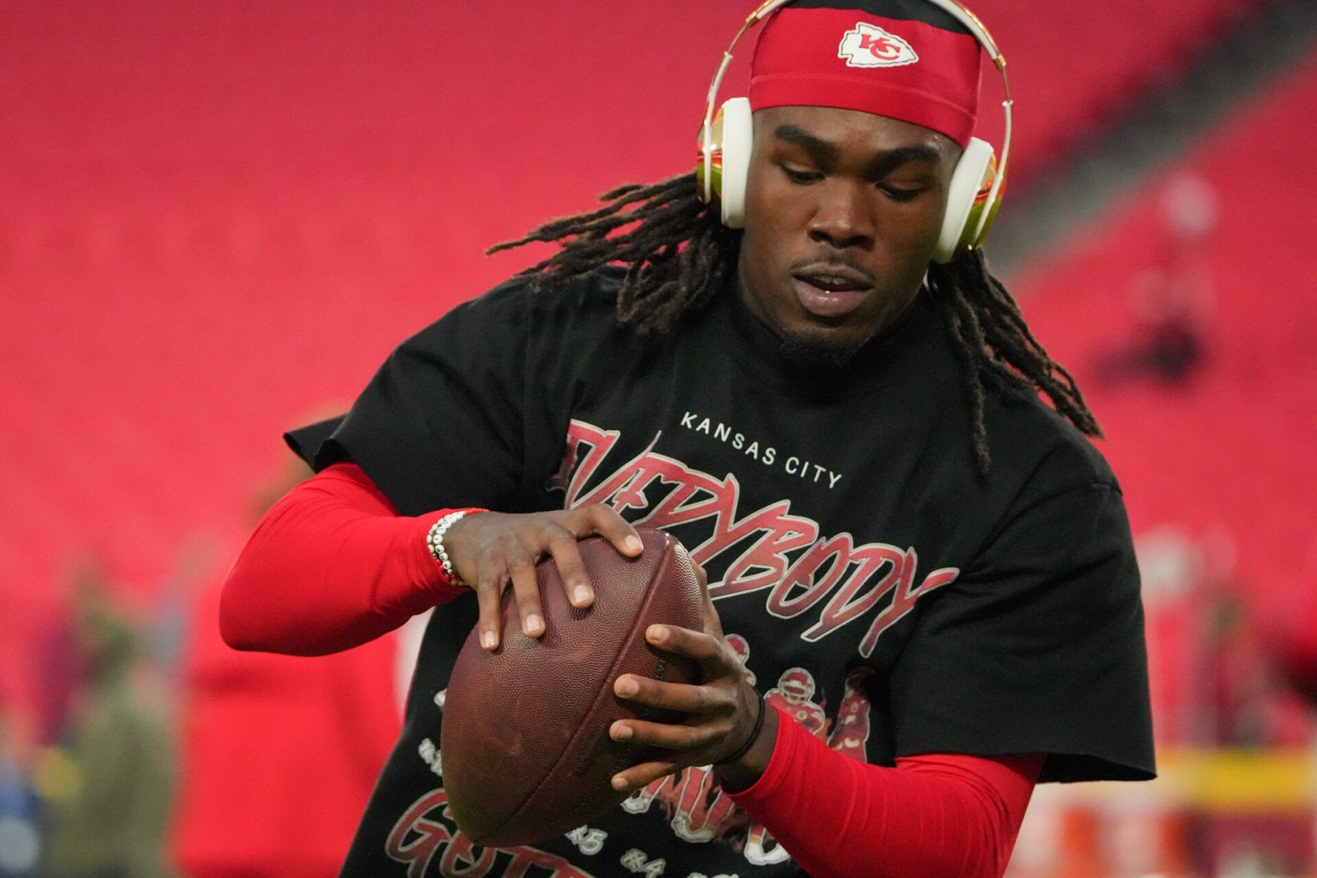 Kansas City Chiefs wide receiver Rashee Rice (4) warms up prior to the game against the Washington Commanders at GEHA Field at Arrowhead Stadium.