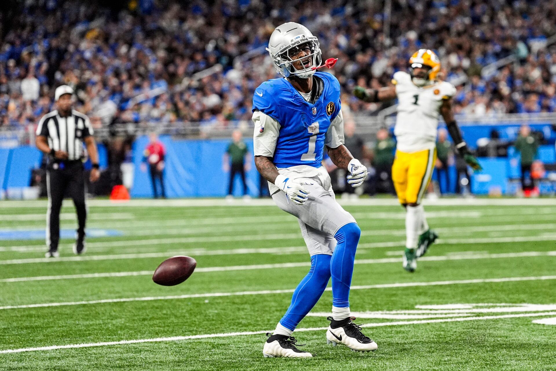 NFL Fans Call Jameson Williams 'Brick Hands' After Lions WR's Massive Drop vs. Packers on Thanksgiving