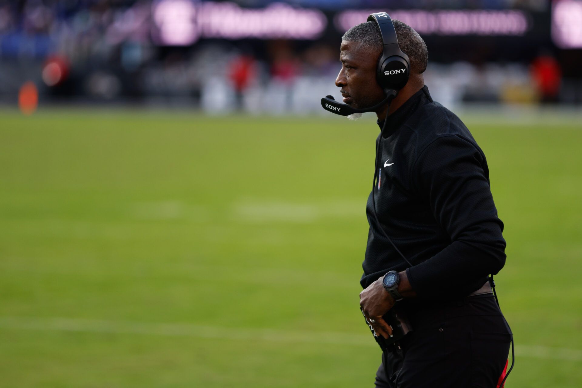 New York Jets head coach Aaron Glenn looks on during the fourth quarter against the Baltimore Ravens at M&T Bank Stadium.