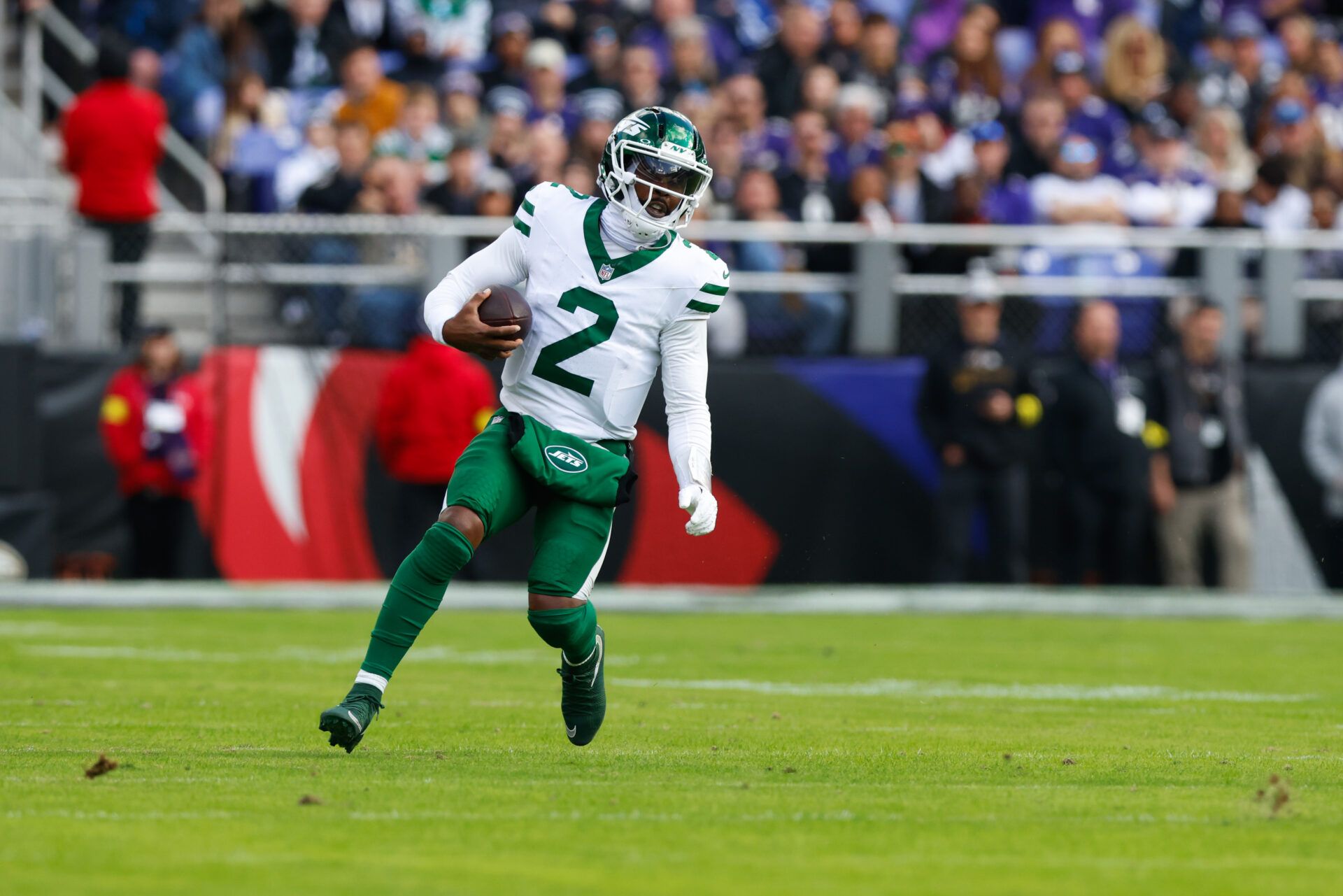 New York Jets quarterback Tyrod Taylor (2) rushes during the second quarter against the Baltimore Ravens at M&T Bank Stadium.