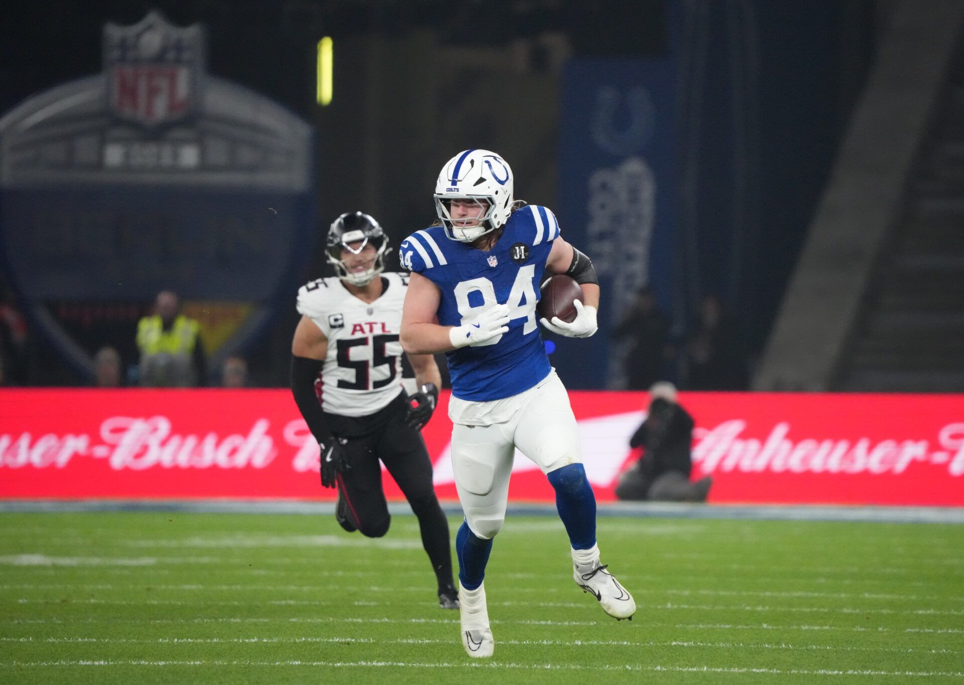 Indianapolis Colts tight end Tyler Warren (84) runs after a catch against the Atlanta Falcons during the NFL Berlin Game at Olympic Stadium.