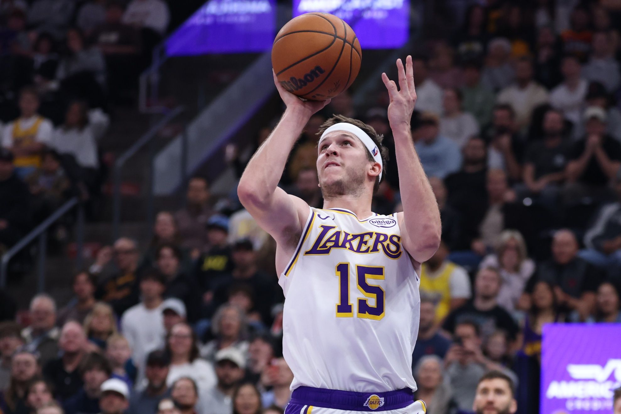 JJ Redick Screams at Austin Reaves After Lakers Star’s Interaction With Kyrie Irving