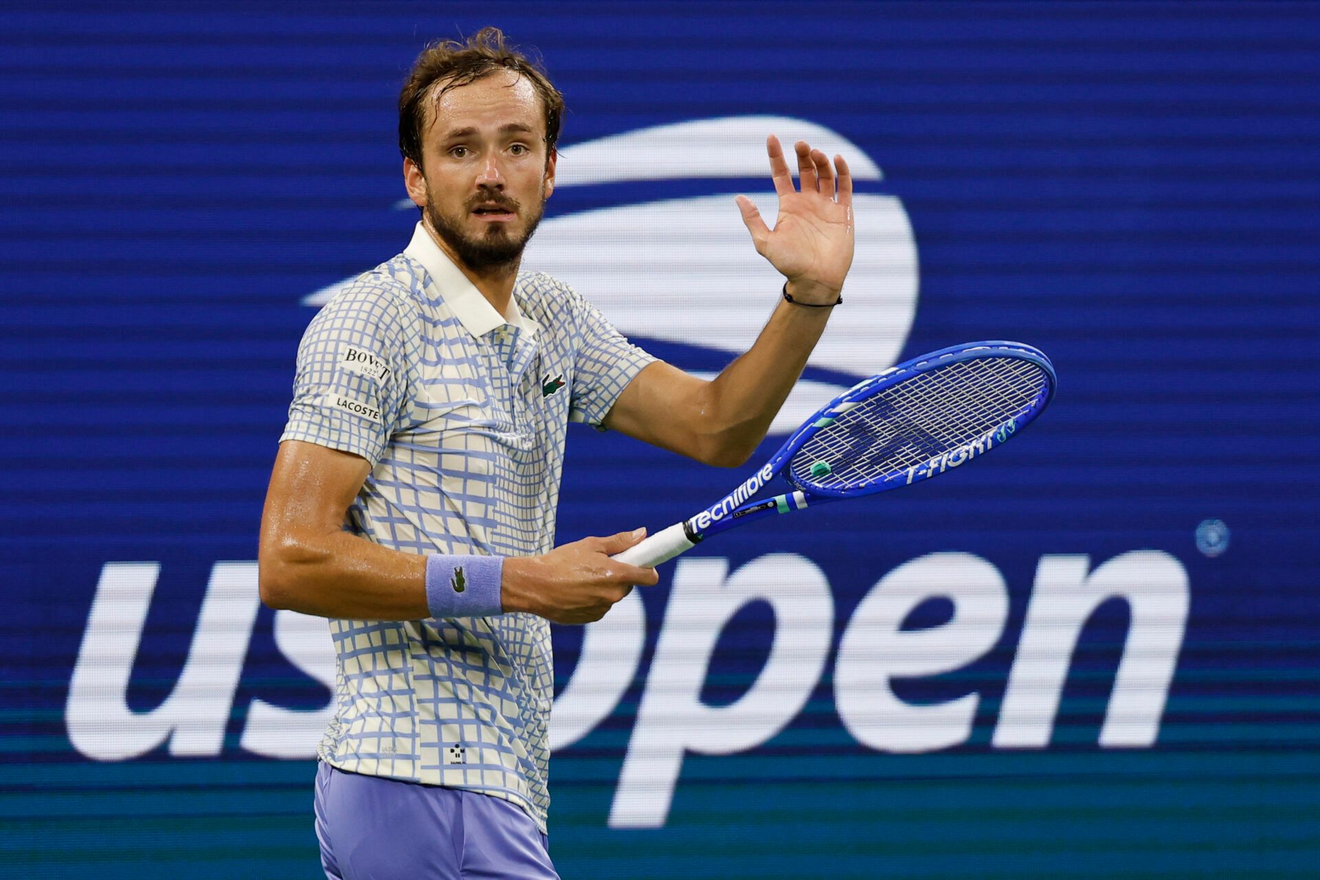 Daniil Medvedev gestures after losing a point against Benjamin Bonzi (FRA)(R) on day one of the 2025 US Open at USTA Billie Jean King National Tennis Center.