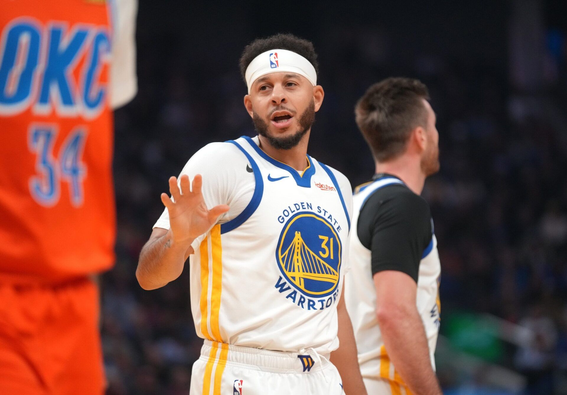 Golden State Warriors guard Seth Curry (31) stands on the court after a play against the Oklahoma City Thunder in the first quarter at the Chase Center.