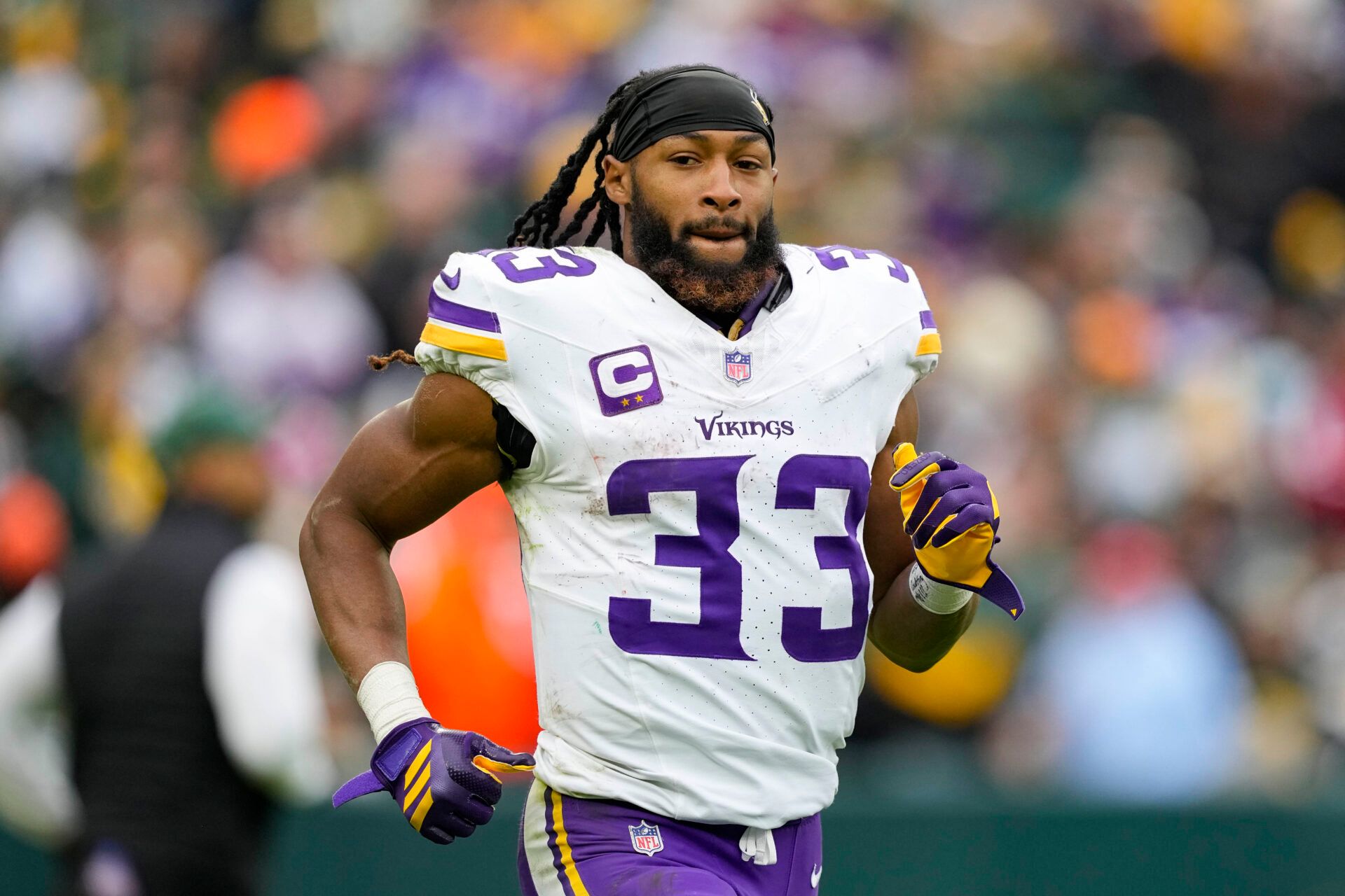Minnesota Vikings running back Aaron Jones Sr. (33) during the game against the Green Bay Packers at Lambeau Field.