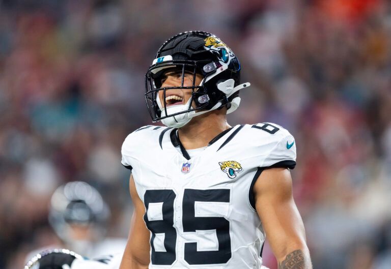 Jacksonville Jaguars tight end Brenton Strange (85) against the Arizona Cardinals at State Farm Stadium.