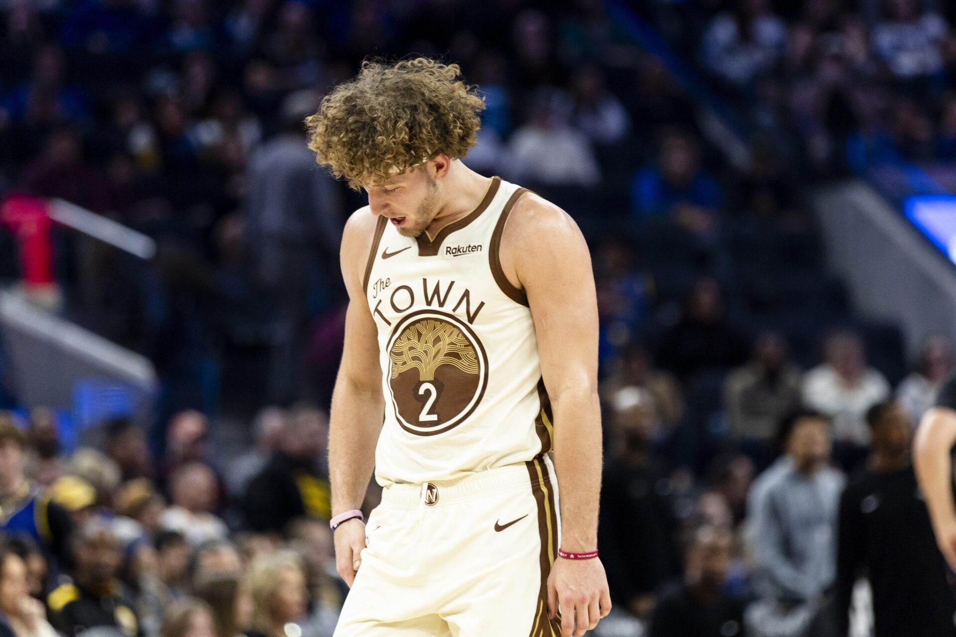 Golden State Warriors guard Brandin Podziemski (2) reacts during the fourth quarter against the New Orleans Pelicans at Chase Center.